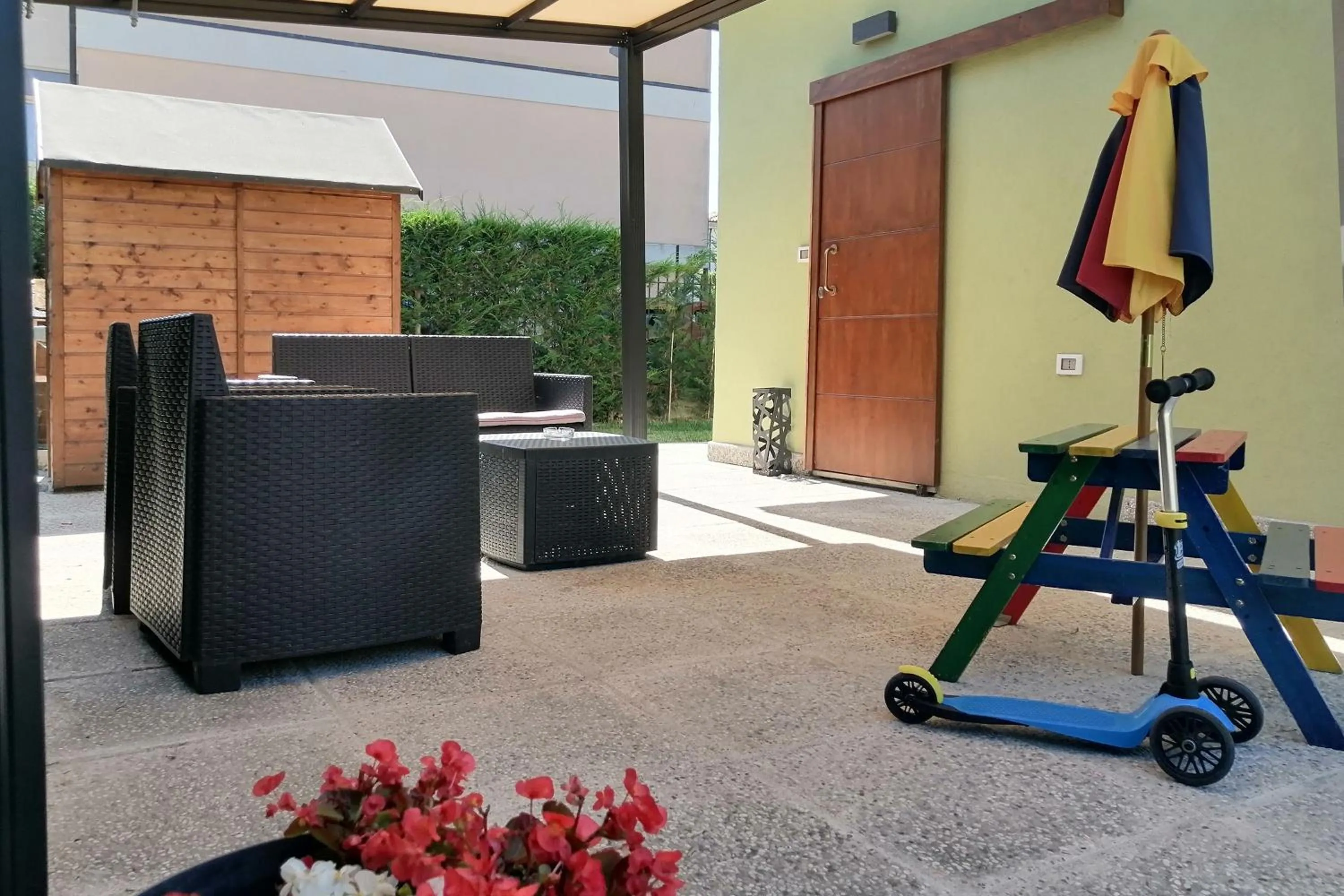 Patio in GreenColors DEPENDANCE