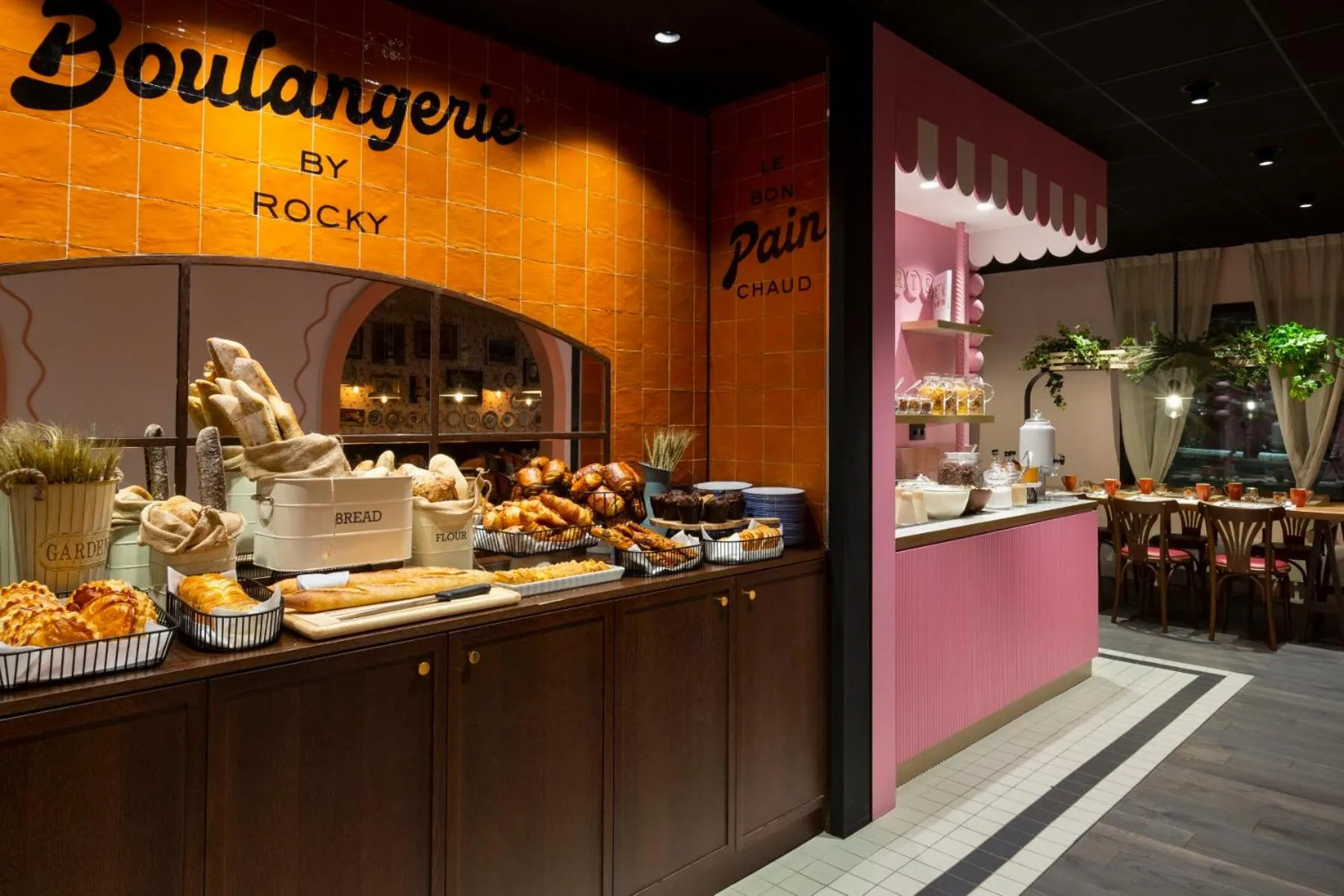 Restaurant/places to eat in RockyPop Flaine Hotel & Spa