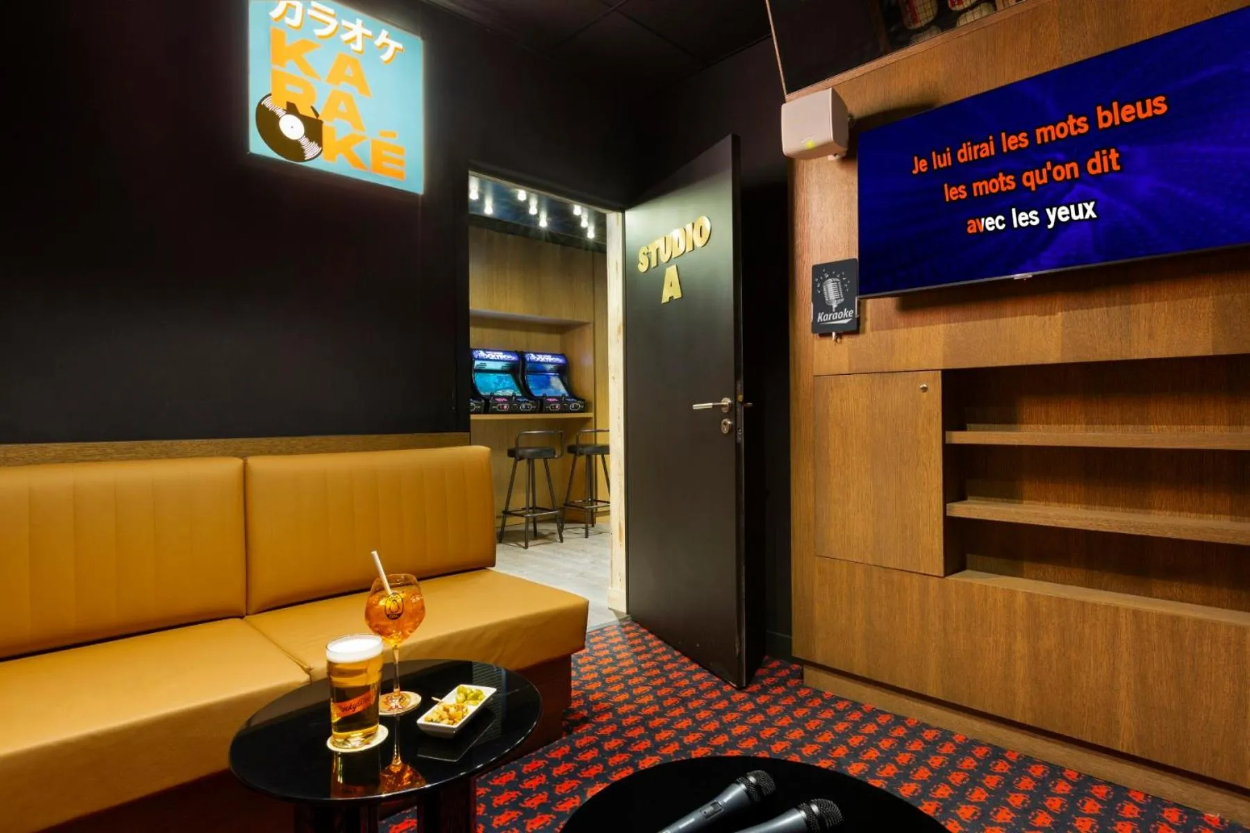 Karaoke in RockyPop Flaine Hotel & Spa