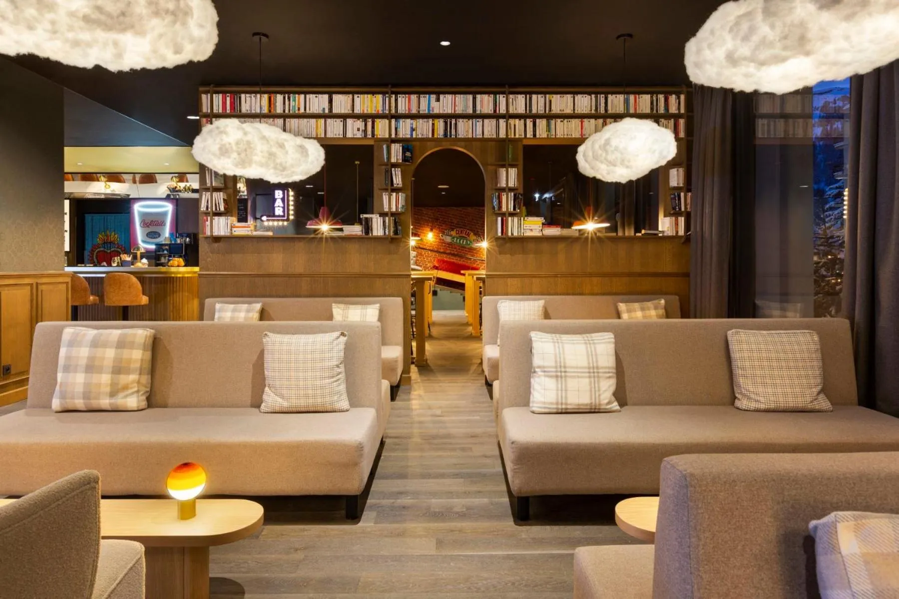 Lounge or bar in RockyPop Flaine Hotel & Spa