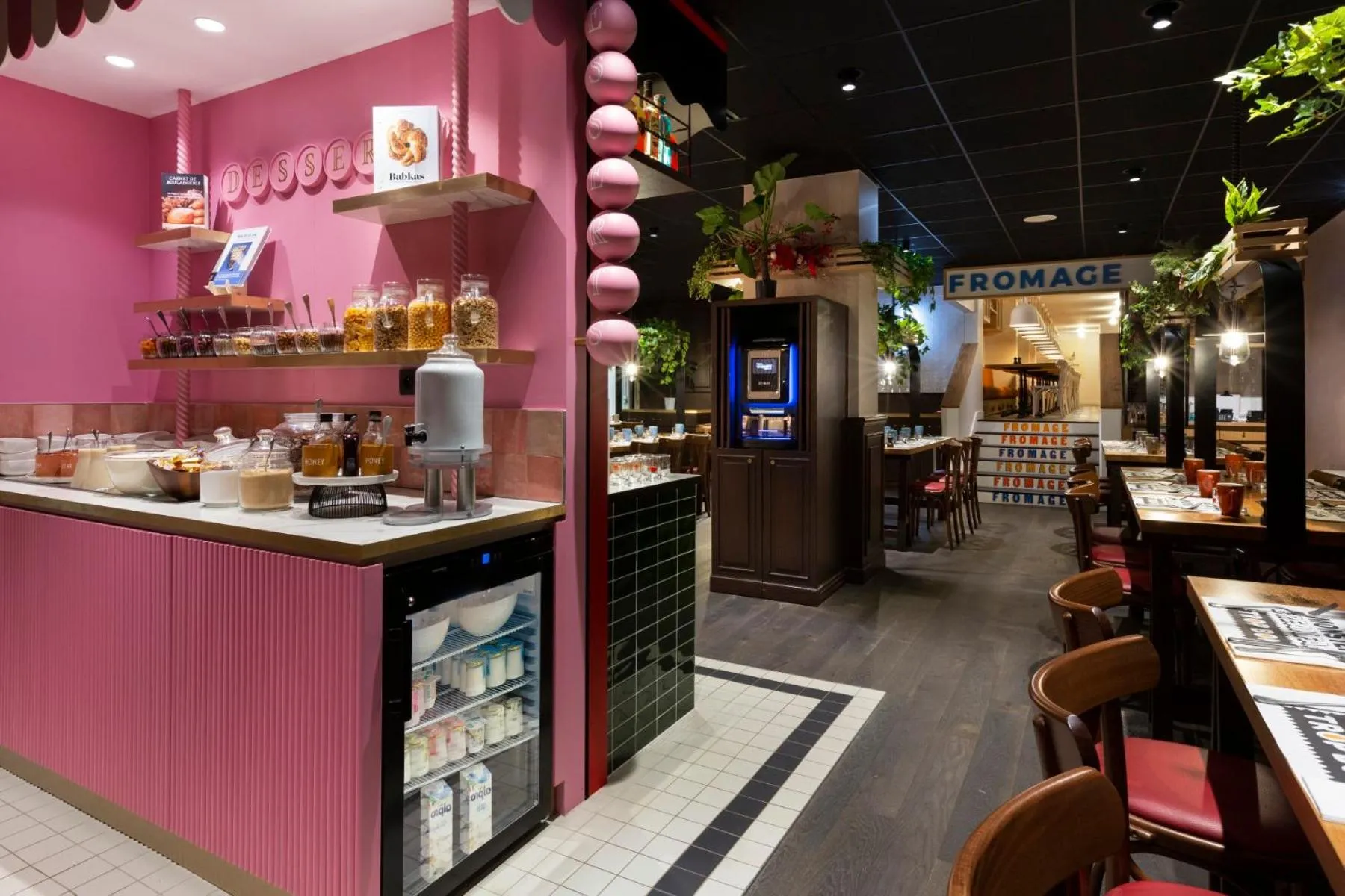 Restaurant/places to eat in RockyPop Flaine Hotel & Spa