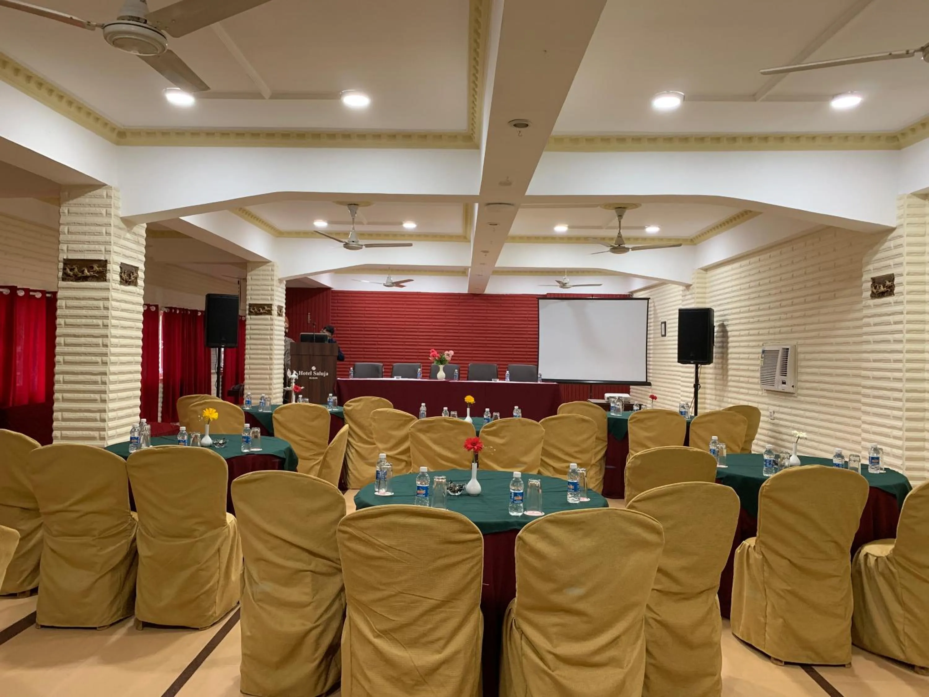 Banquet/Function facilities in Hotel Saluja