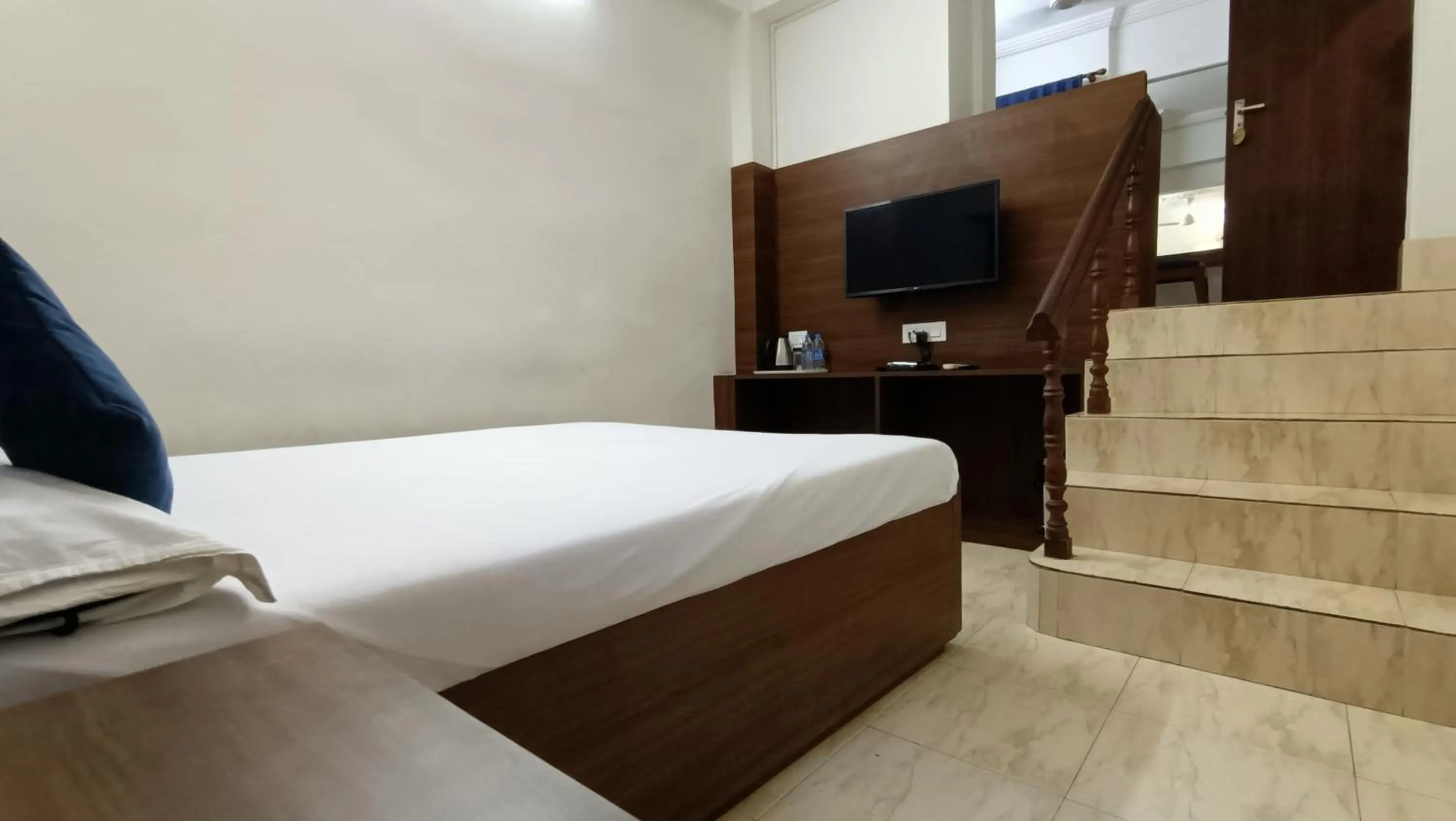 Bedroom, Bed in Hotel Saluja