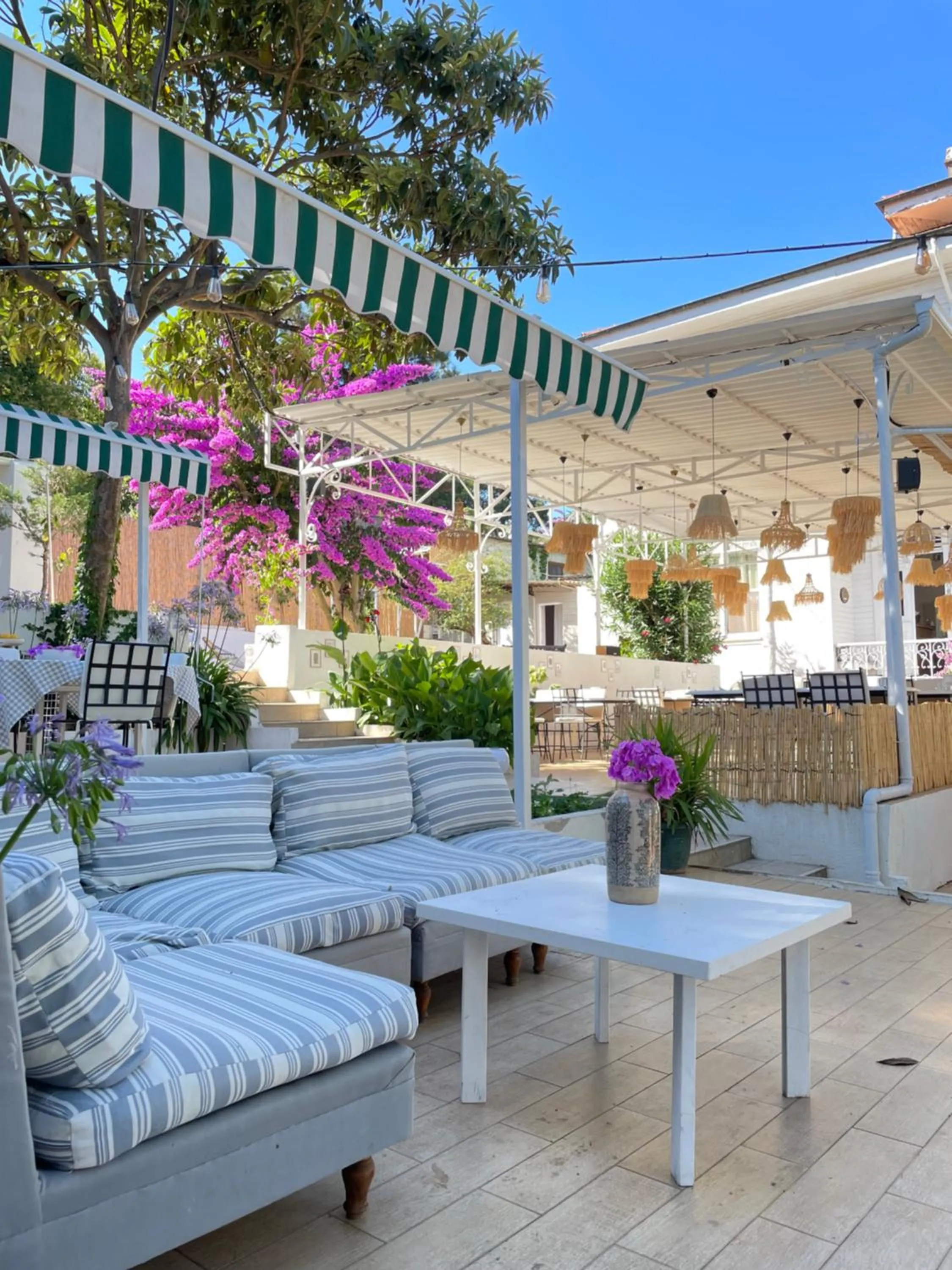 Restaurant/places to eat in Ikigai Hotel Villa Rıfat