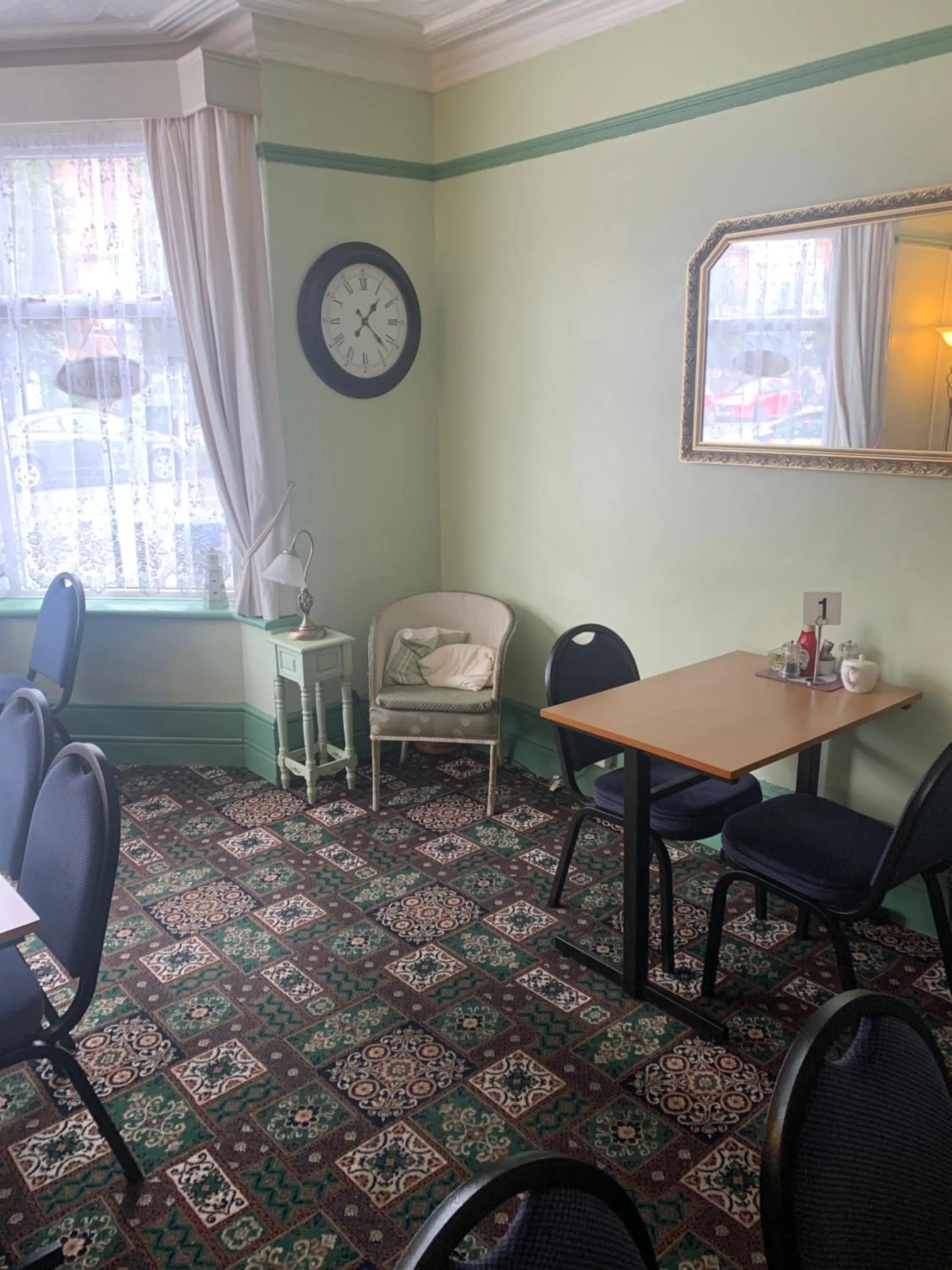 Dining area in roosevelt lodge