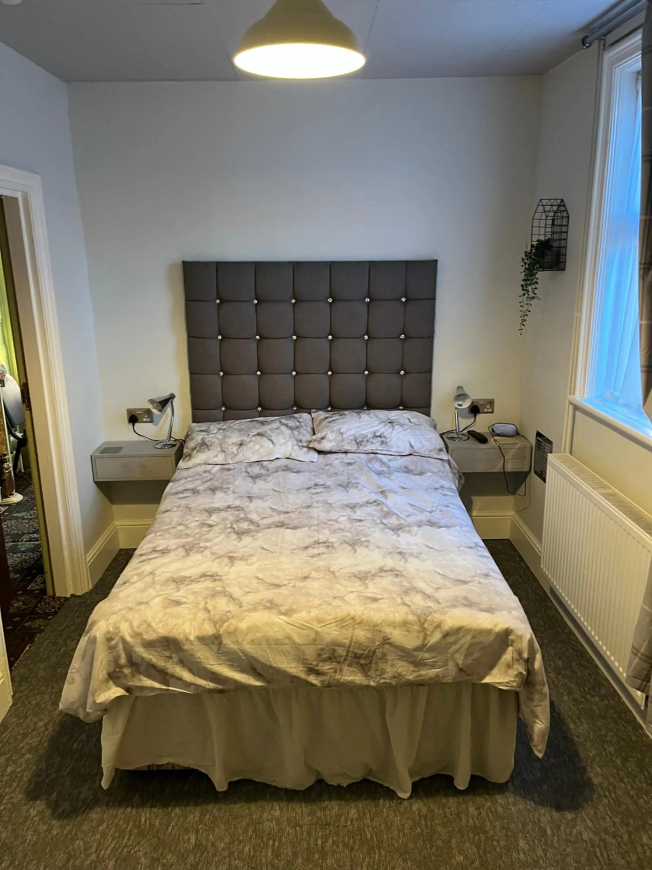 Bed in roosevelt lodge