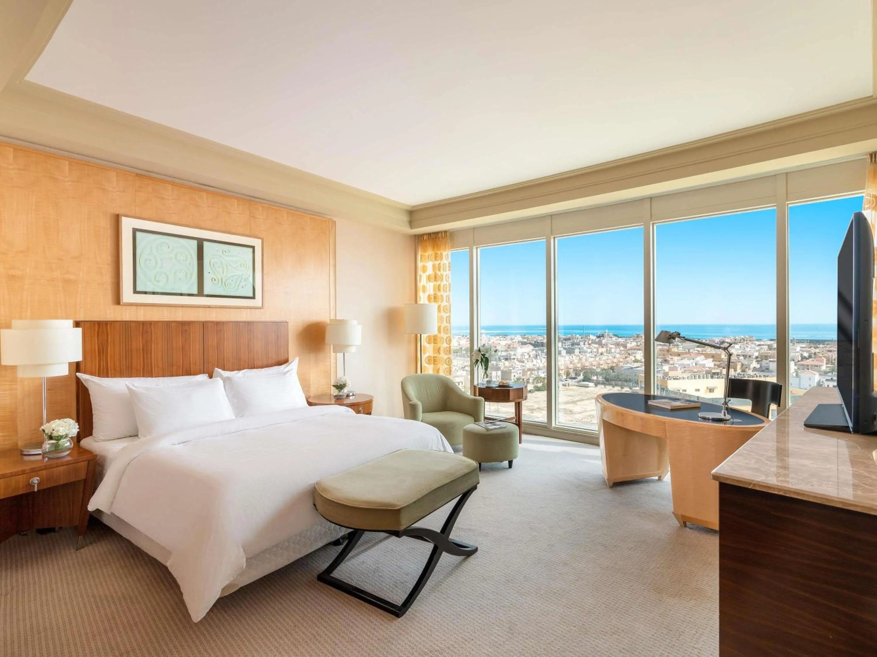 Bedroom, Bed in Mövenpick Hotel Al Khobar