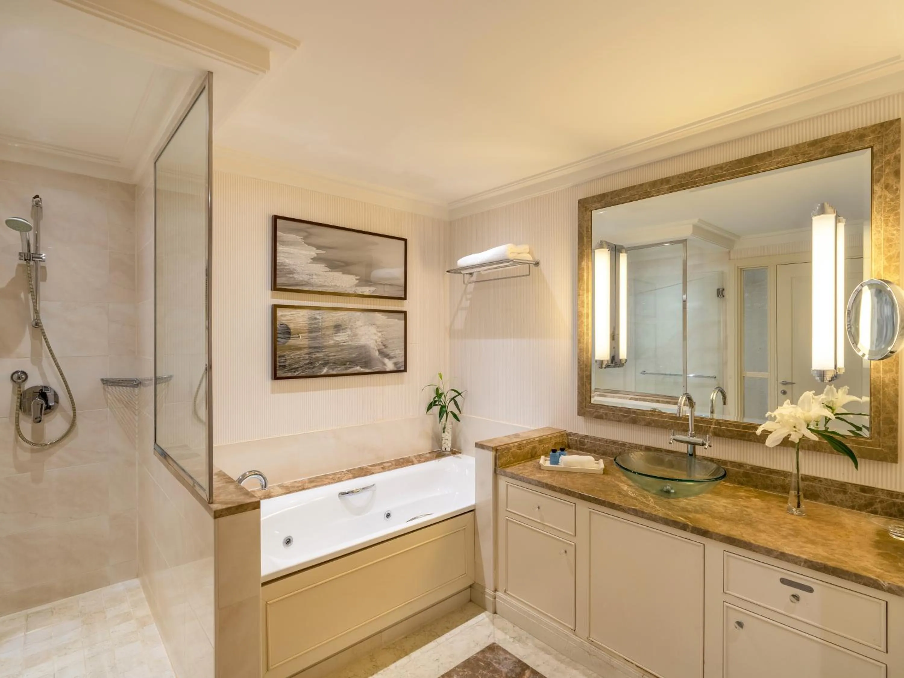 Toilet in Mövenpick Hotel Al Khobar