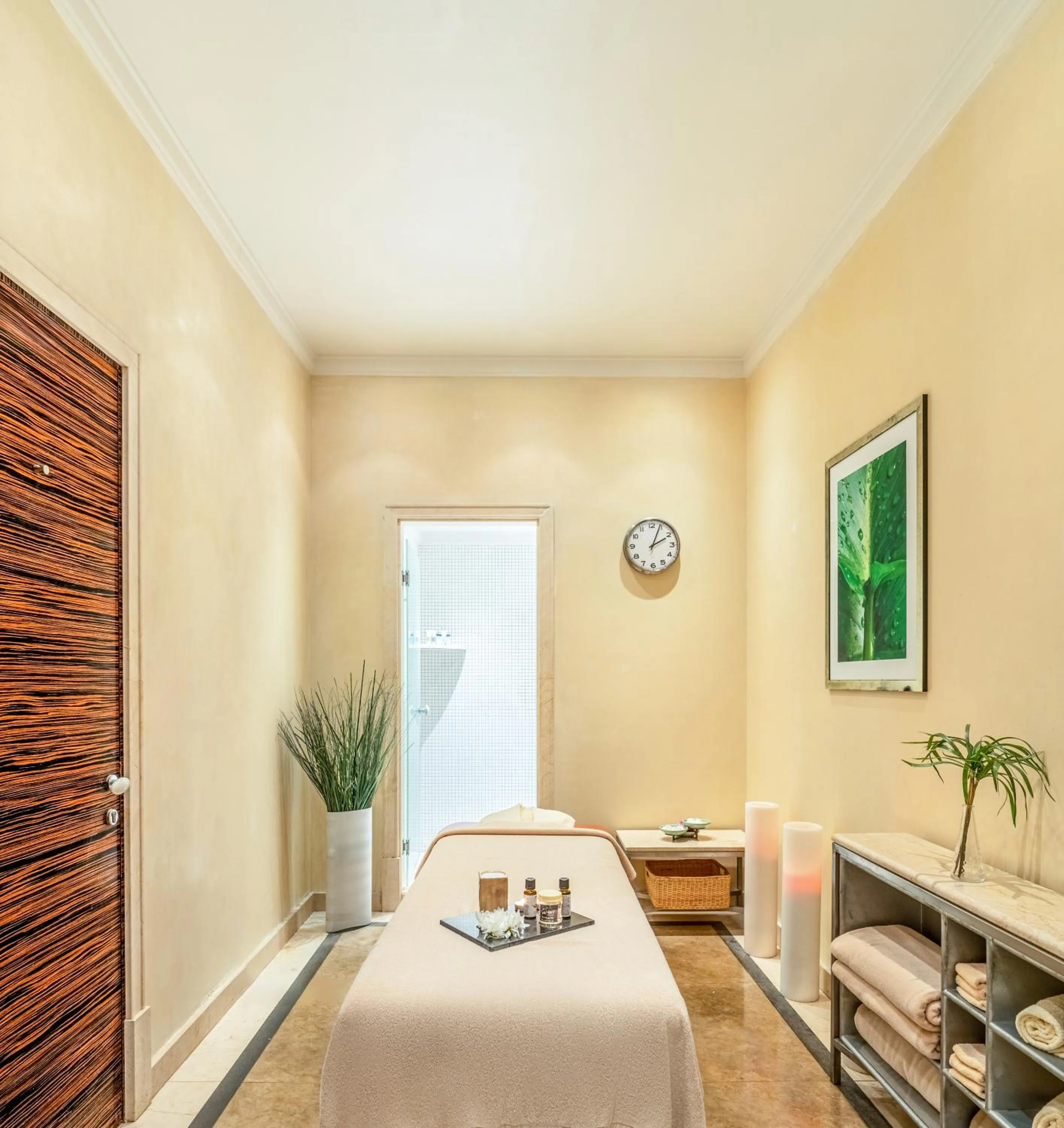 Massage, Bed in Mövenpick Hotel Al Khobar