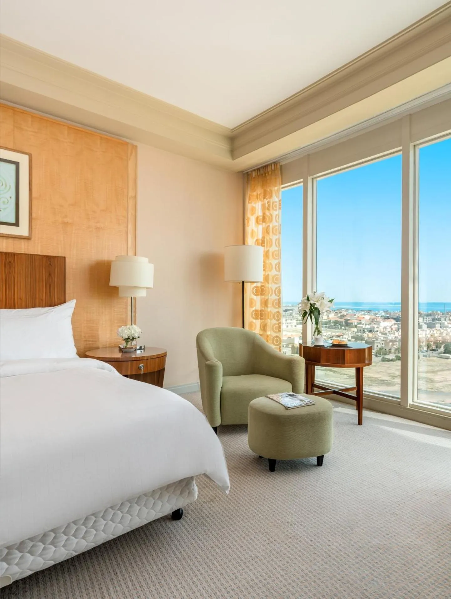 Living room, Bed in Mövenpick Hotel Al Khobar