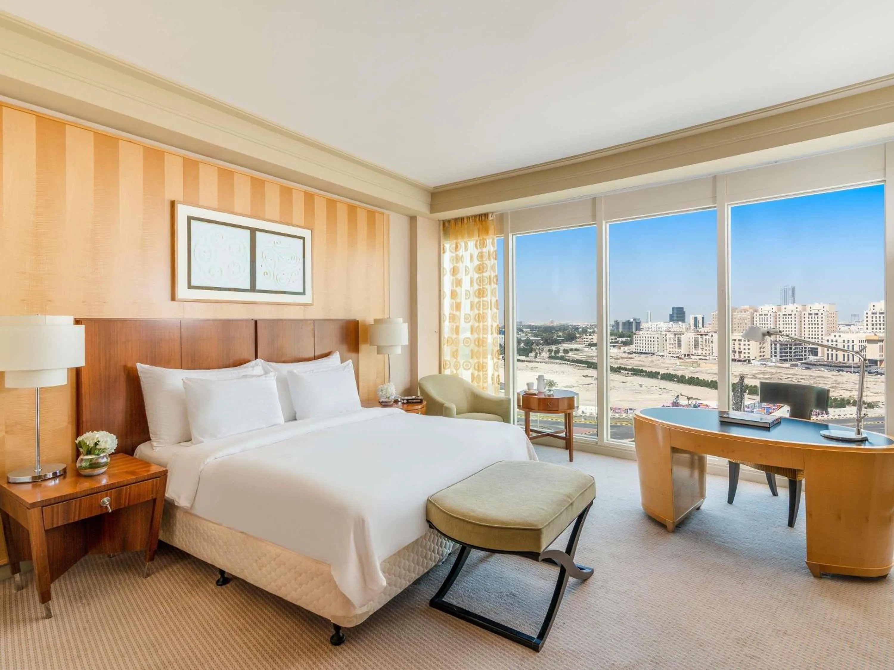 Bedroom, Bed in Mövenpick Hotel Al Khobar