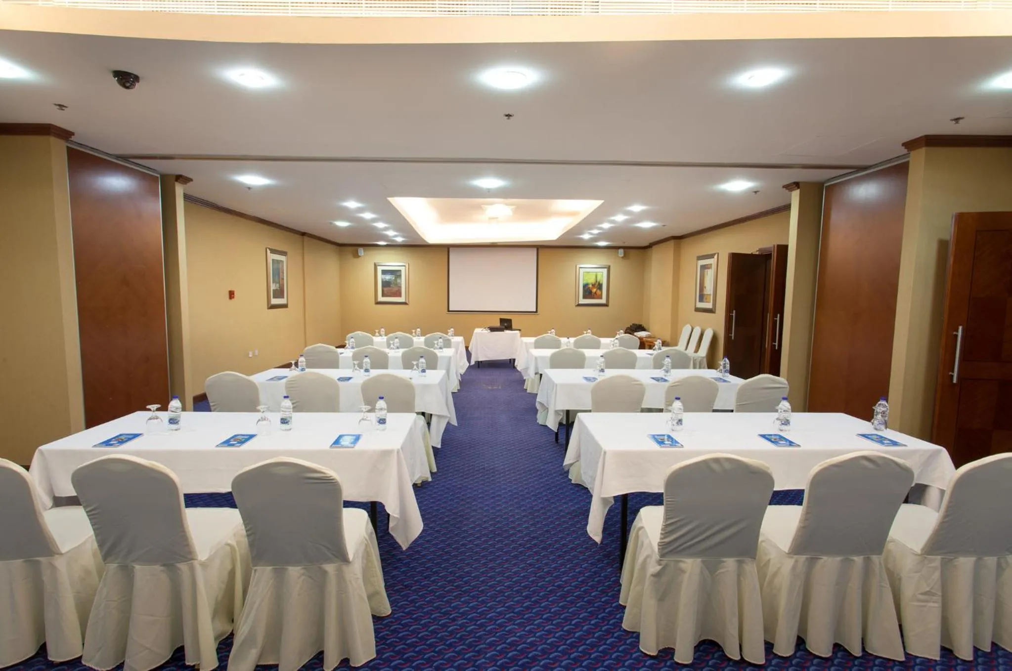 Business facilities in Chelsea Gardens Hotel Apartment