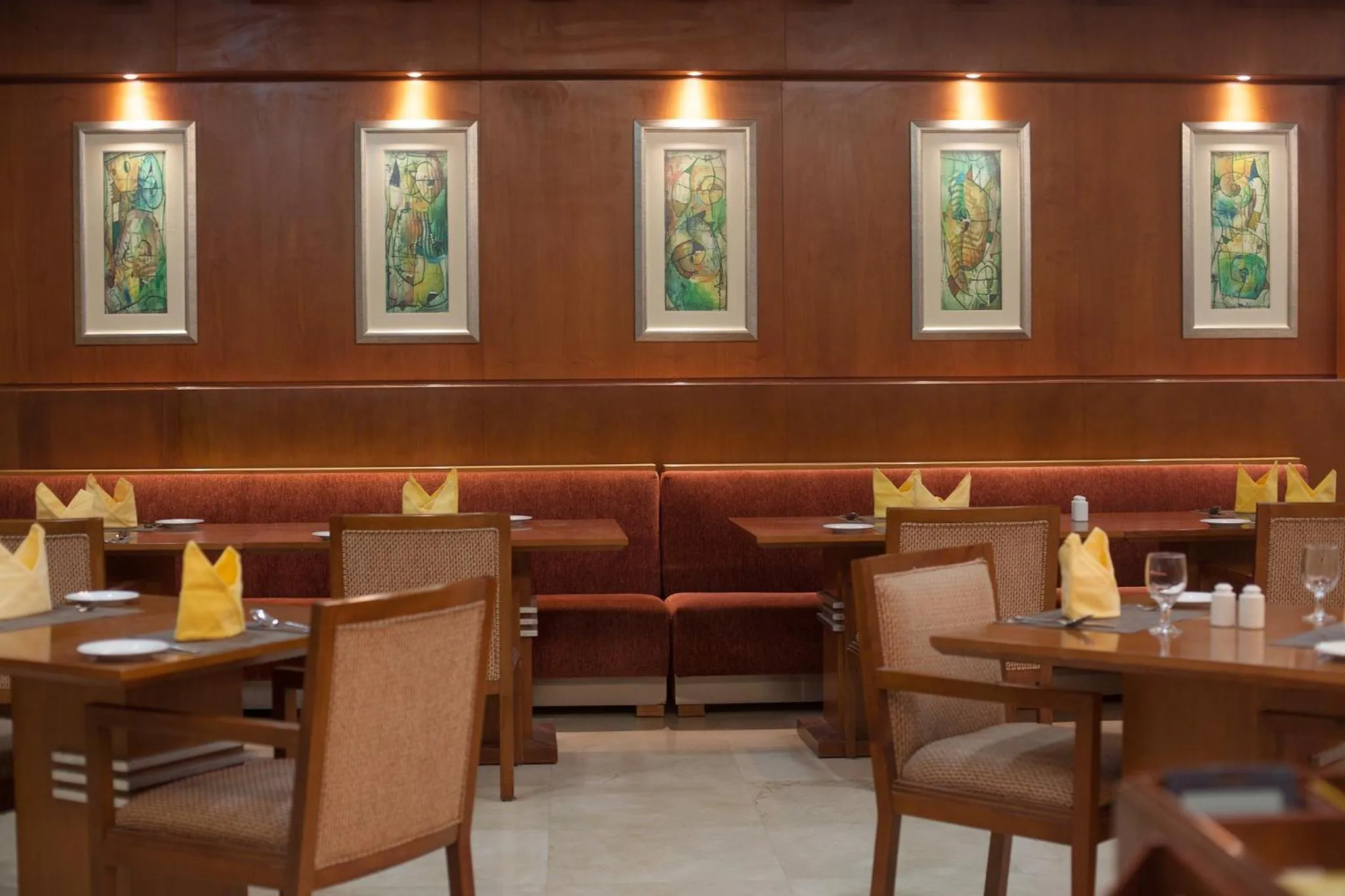 Restaurant/places to eat in Chelsea Gardens Hotel Apartment