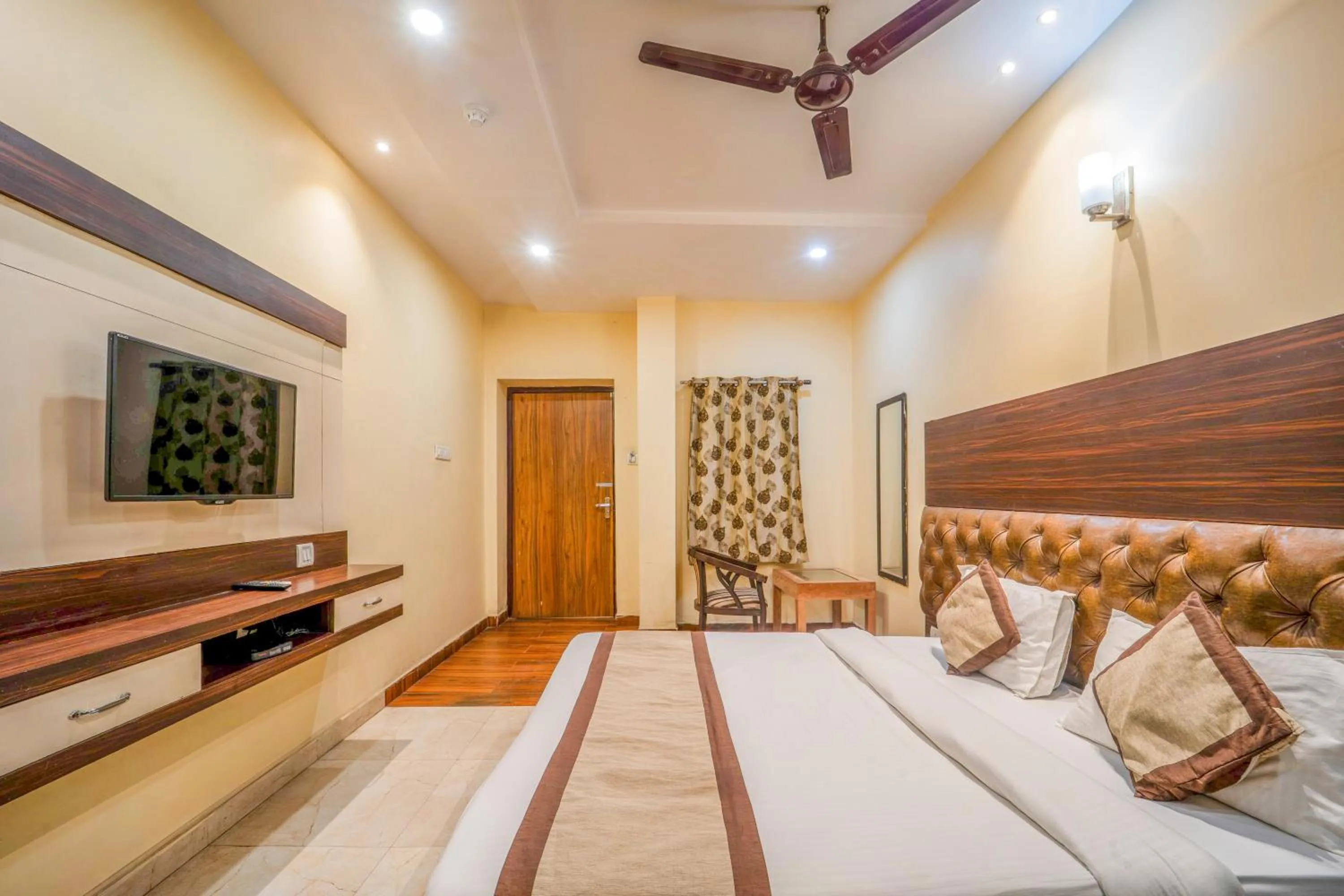 Bed in HOTEL AUGUSTO