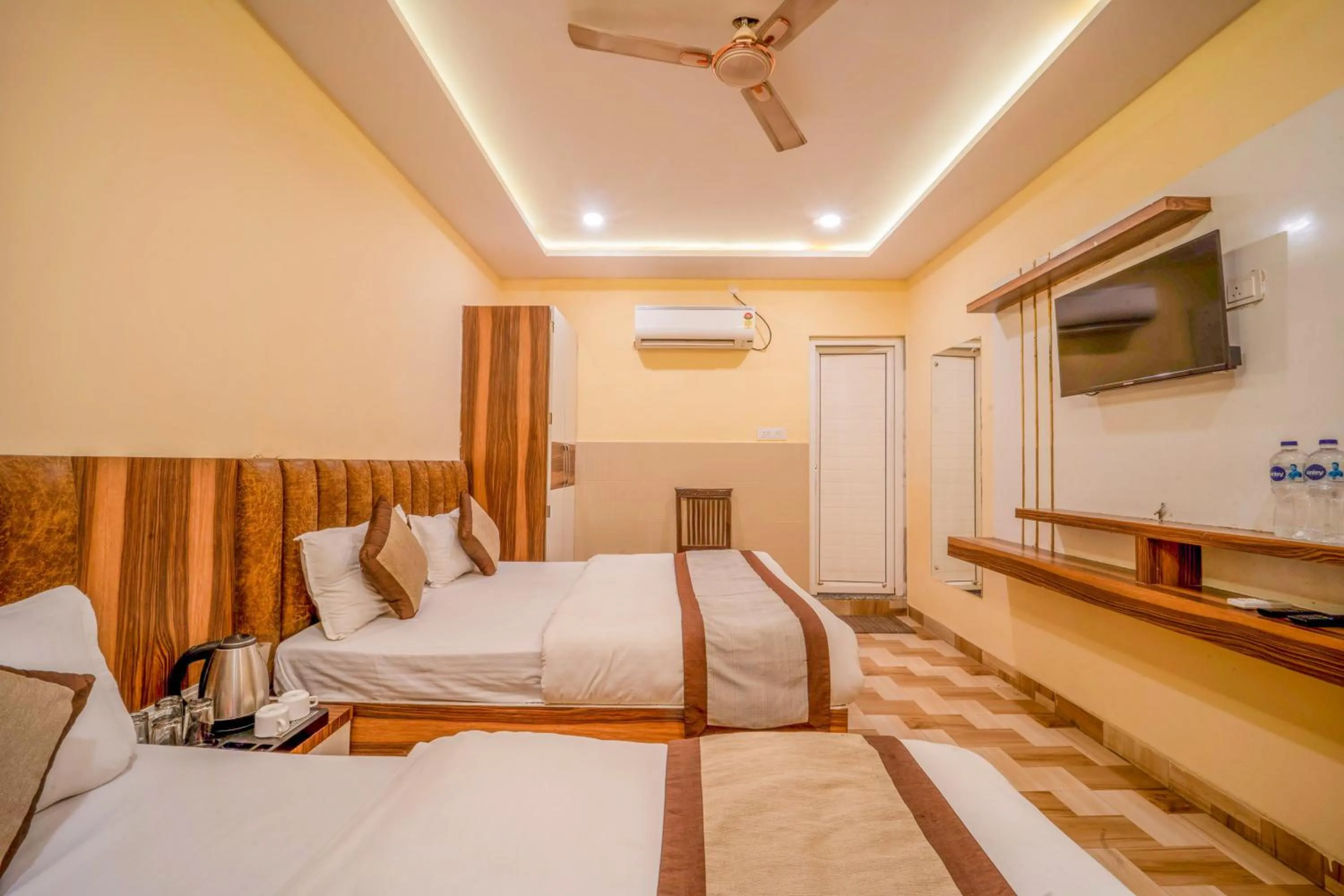 Bed in HOTEL AUGUSTO