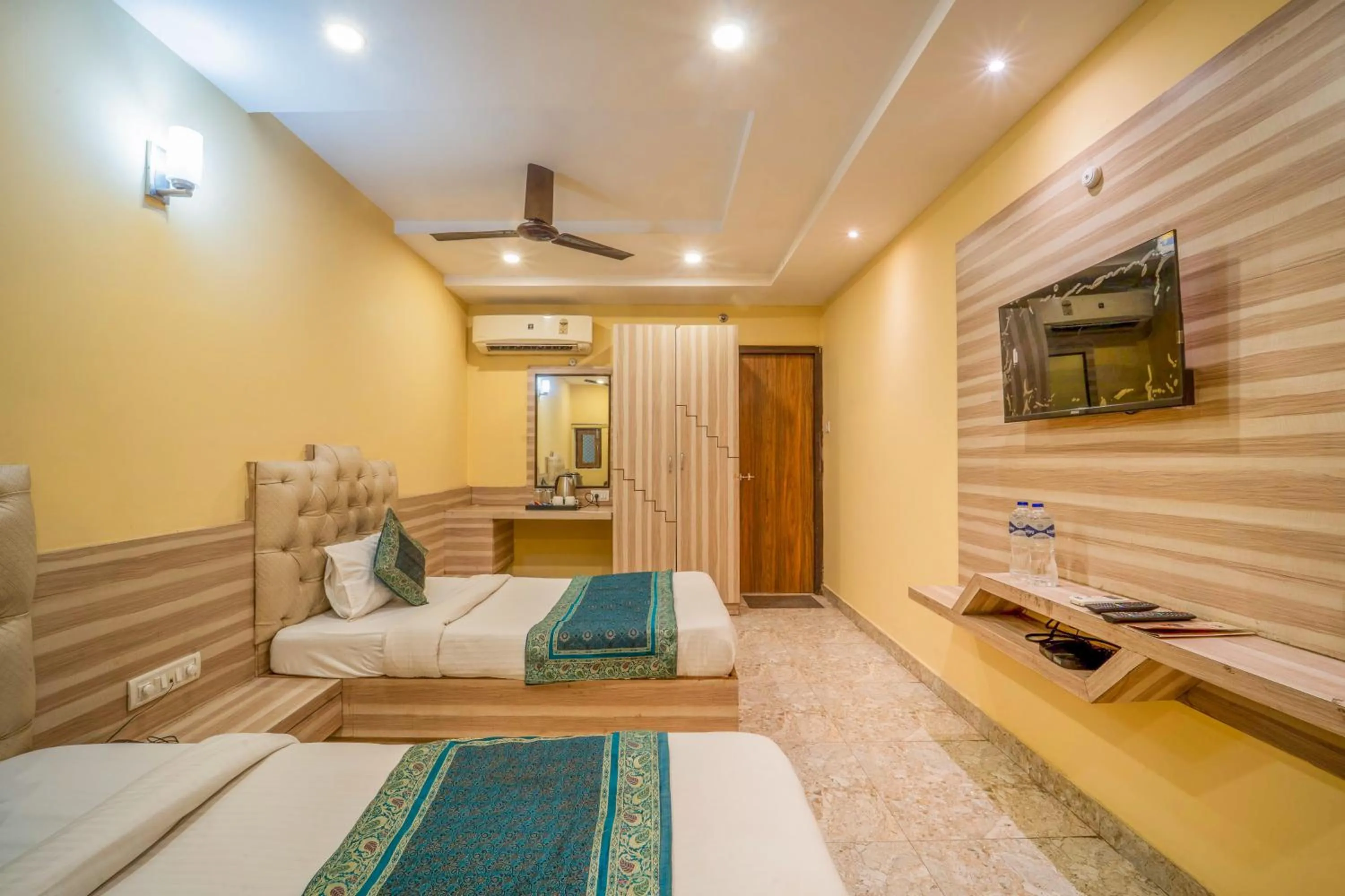 Bedroom, Bed in HOTEL AUGUSTO