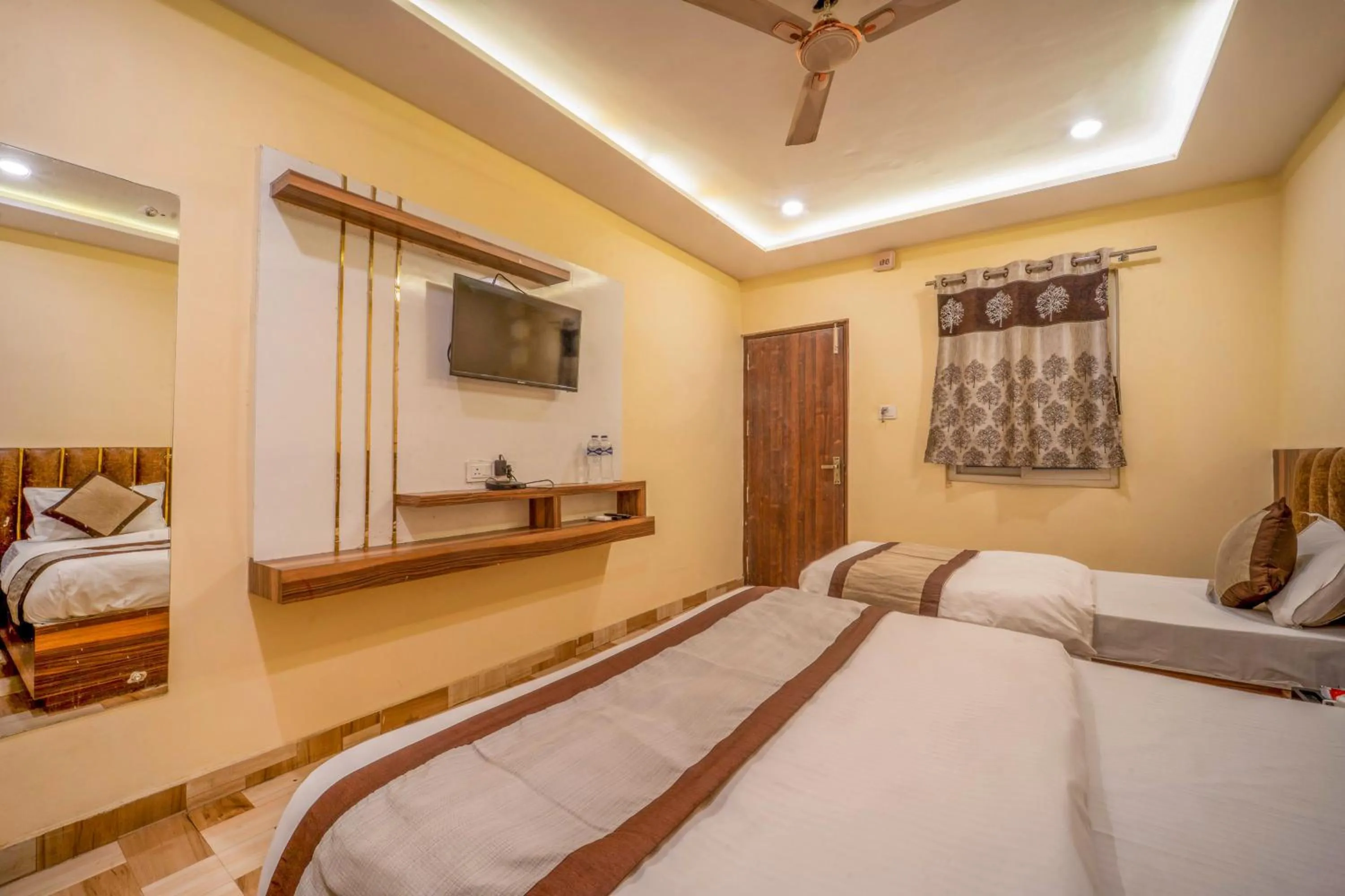 Bedroom, Bed in HOTEL AUGUSTO