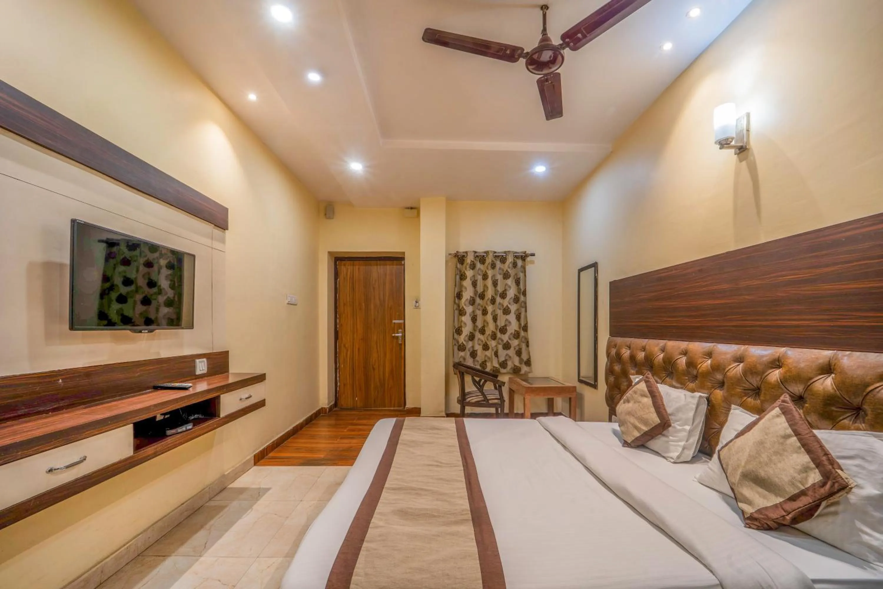 Bedroom, Bed in HOTEL AUGUSTO