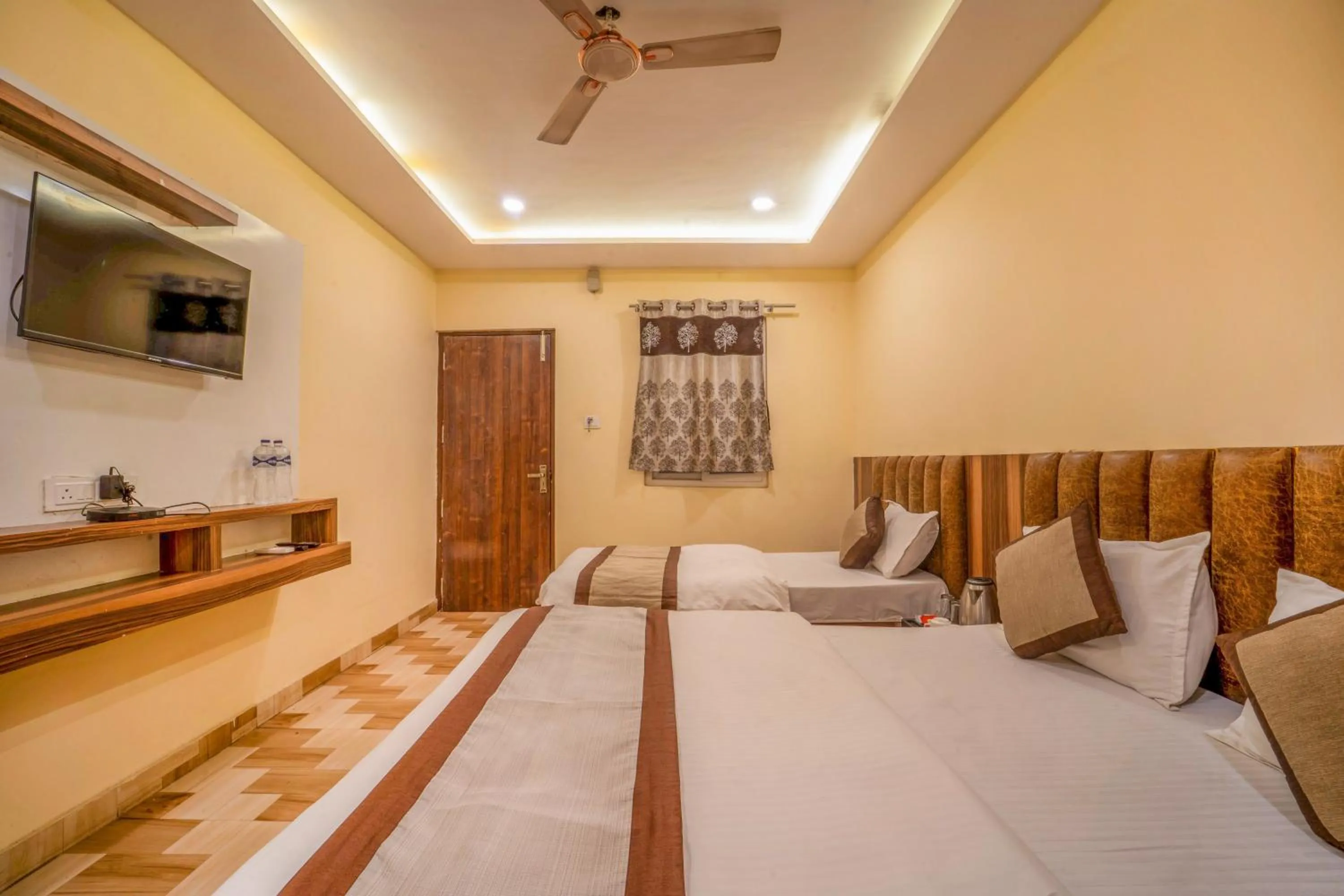 Bed in HOTEL AUGUSTO