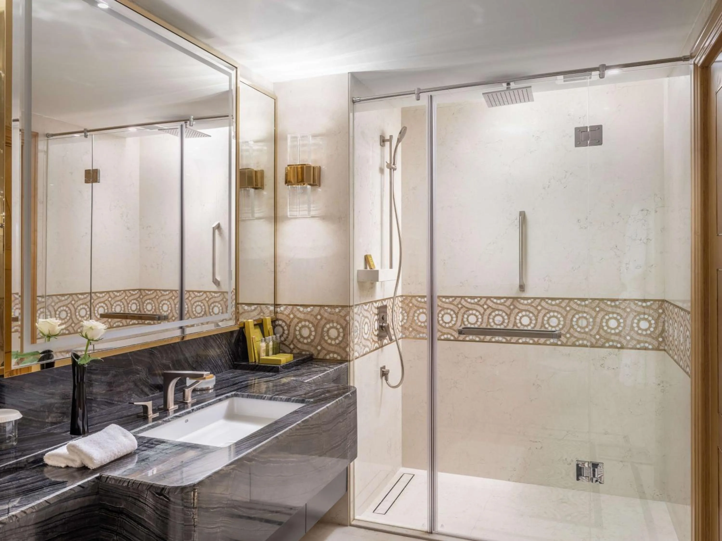 Shower in Jeddah Hilton