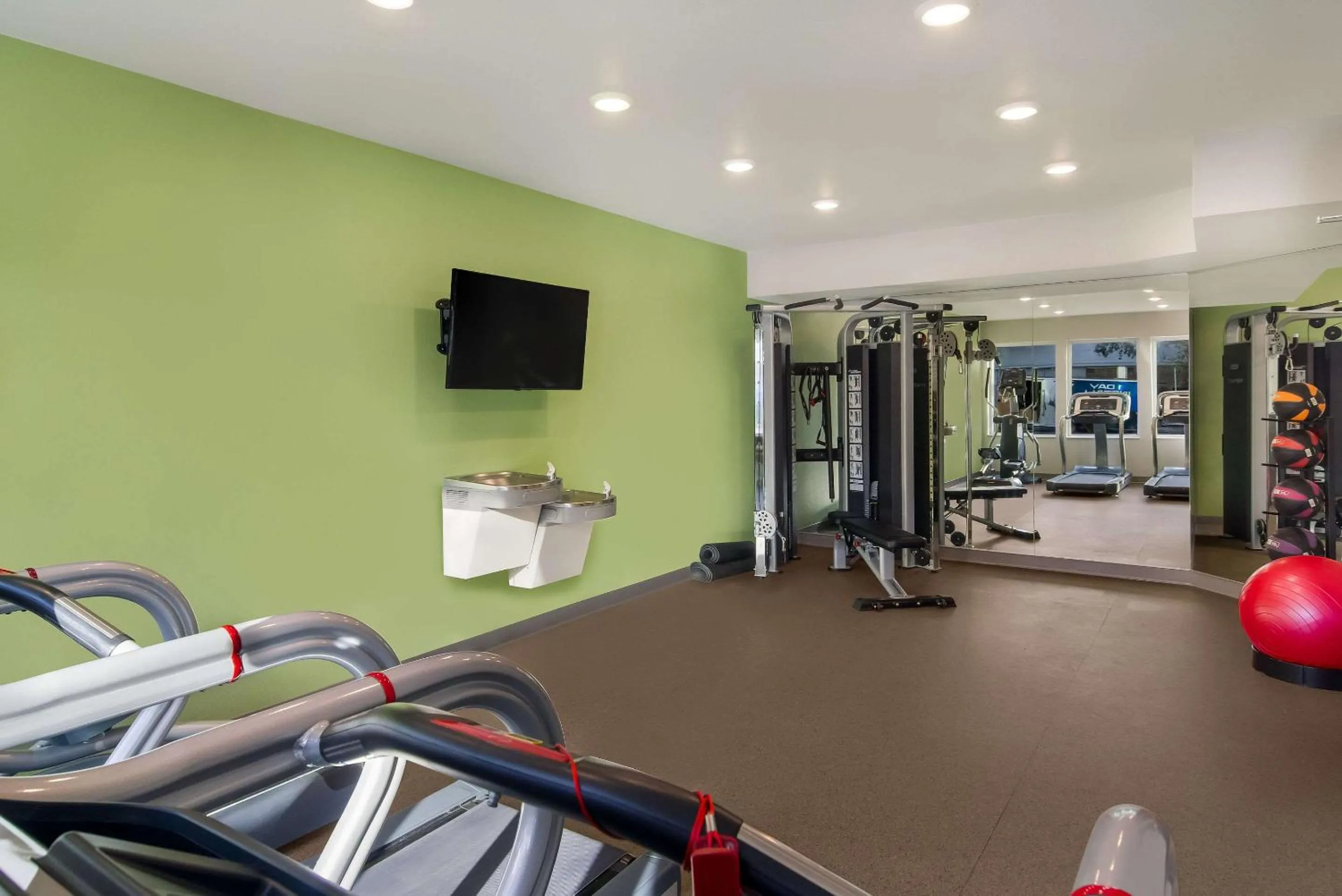 Fitness centre/facilities in WoodSpring Suites Jacksonville - South