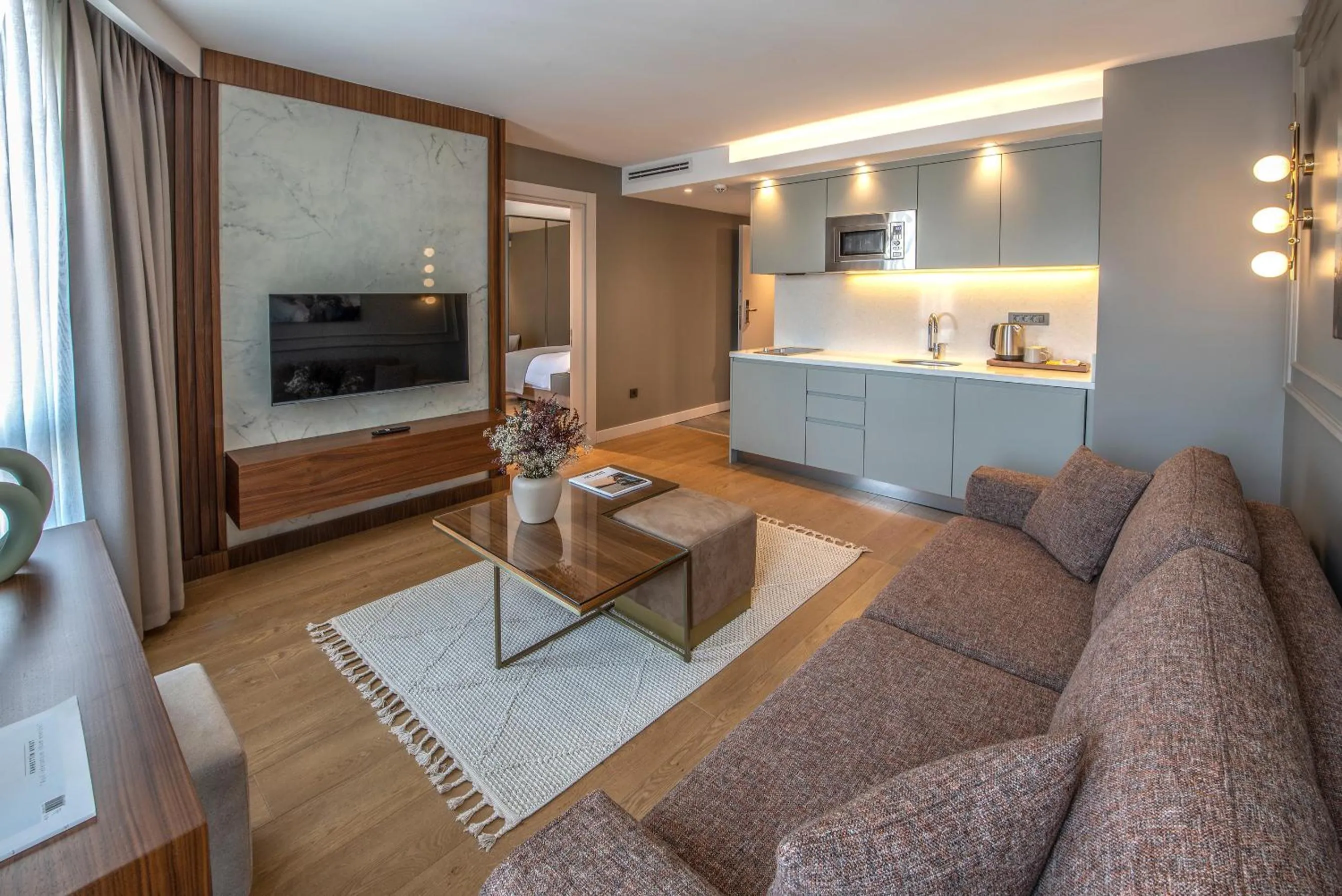 TV and multimedia in Valente Suites&Hotel