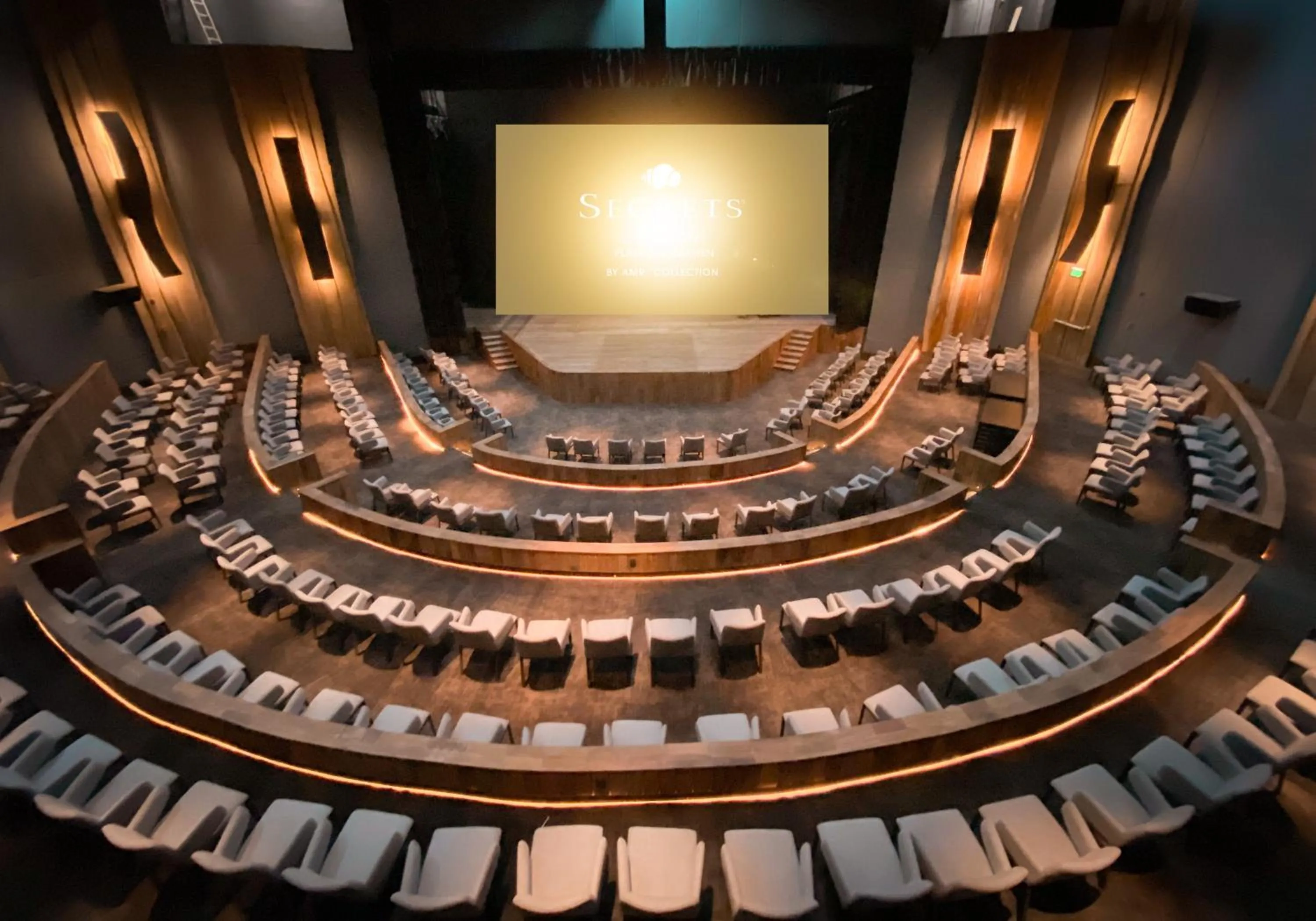 Entertainment in Impression Moxché by Secrets - Adults Only