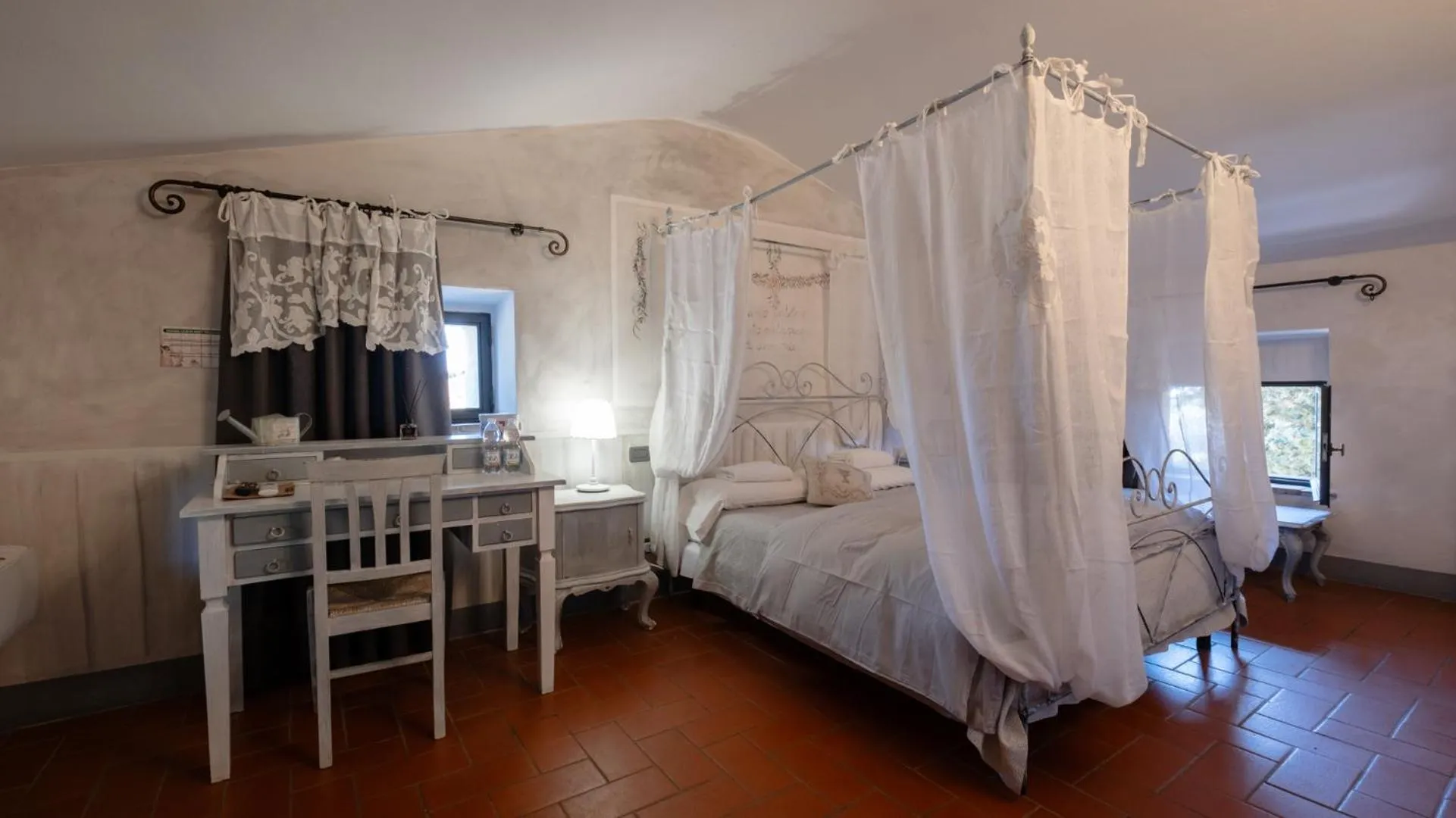 Bedroom, Bed in Il Castagnolo Country B&B