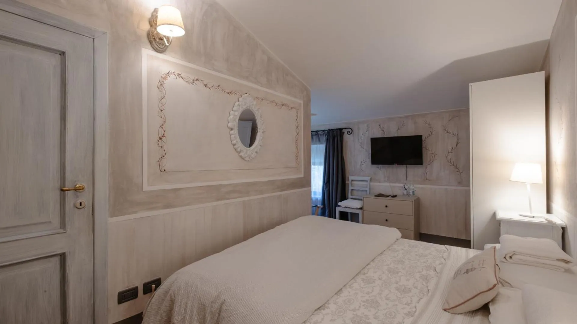 Bedroom, Bed in Il Castagnolo Country B&B