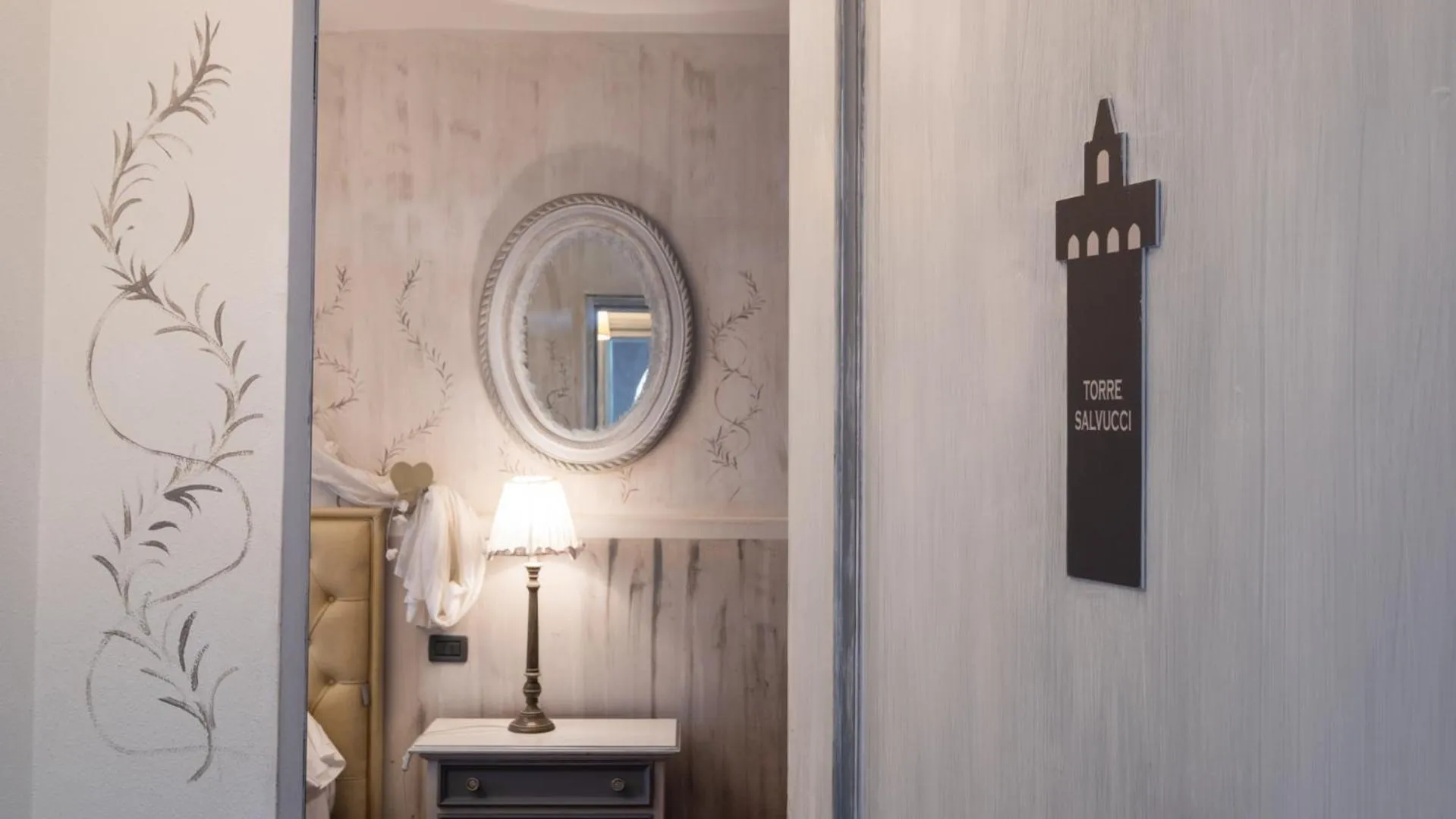 furniture in Il Castagnolo Country B&B