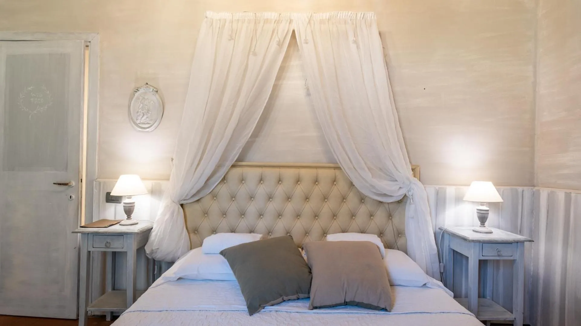 Bedroom, Bed in Il Castagnolo Country B&B