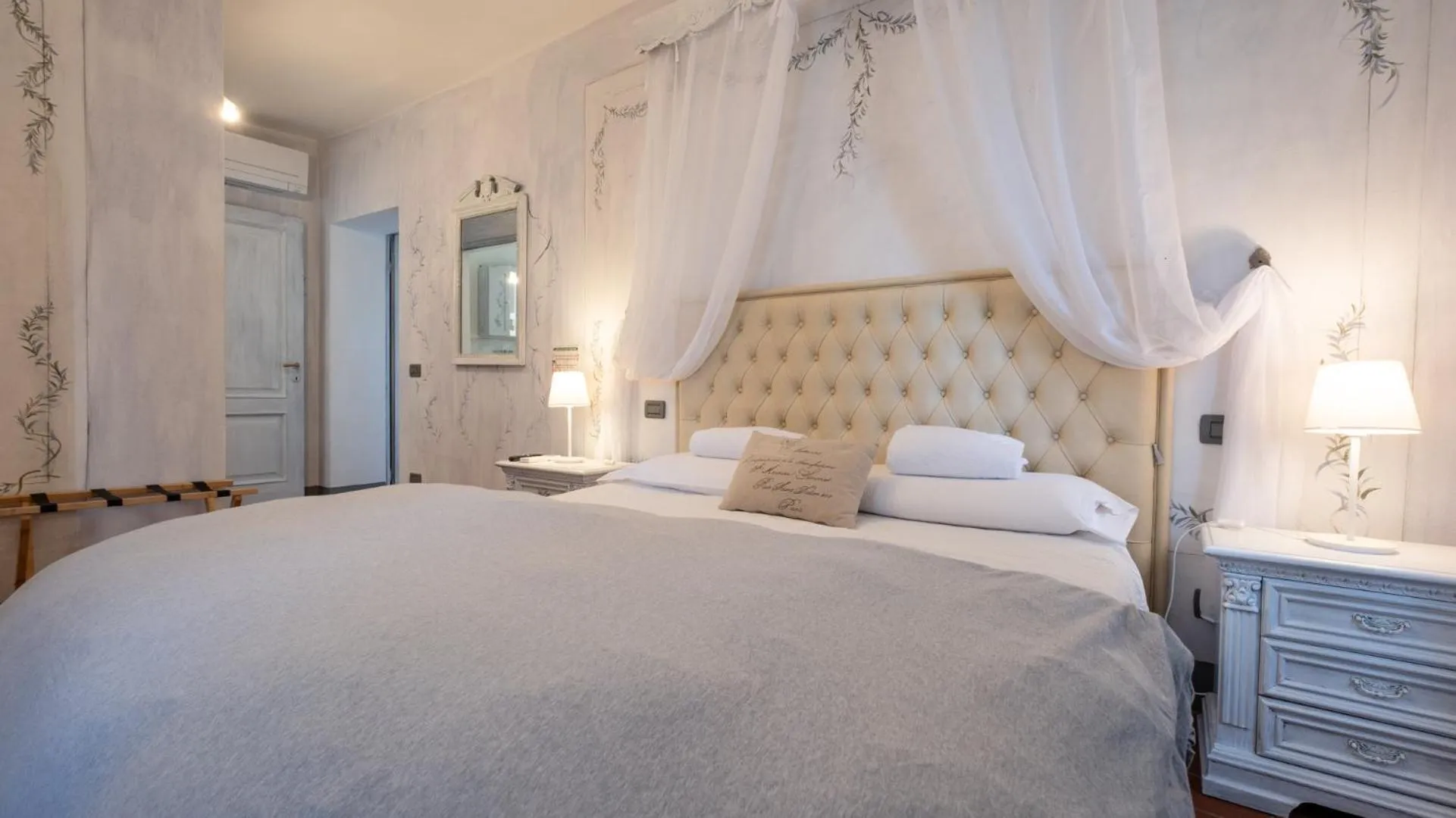 Bedroom, Bed in Il Castagnolo Country B&B