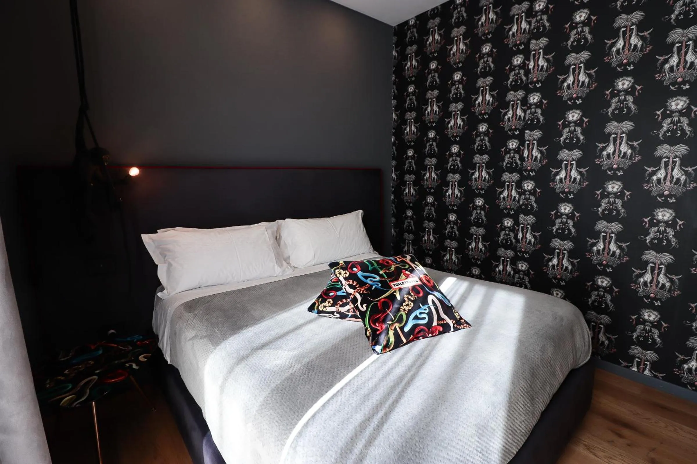 Bedroom, Bed in Aron Only Suites Bed and Breakfast