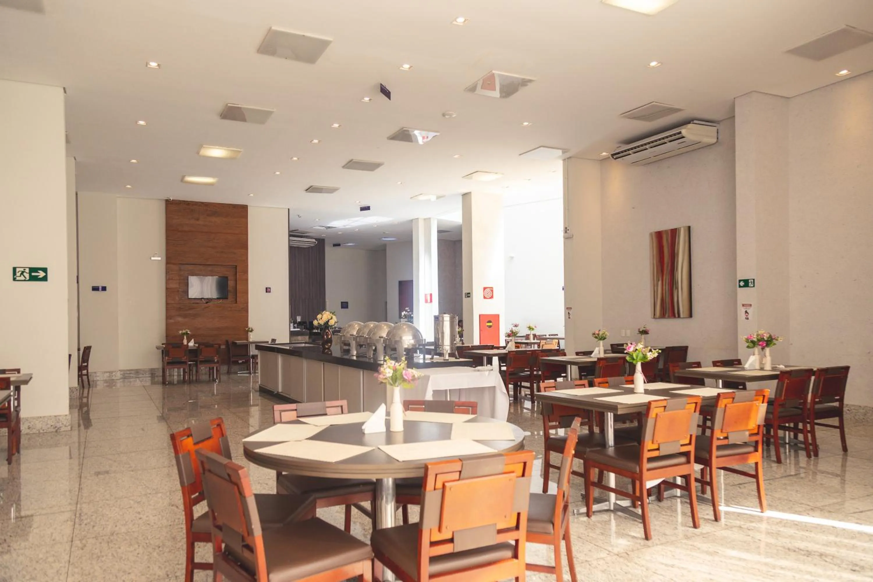 Restaurant/places to eat in Lagoon Prime Hotel