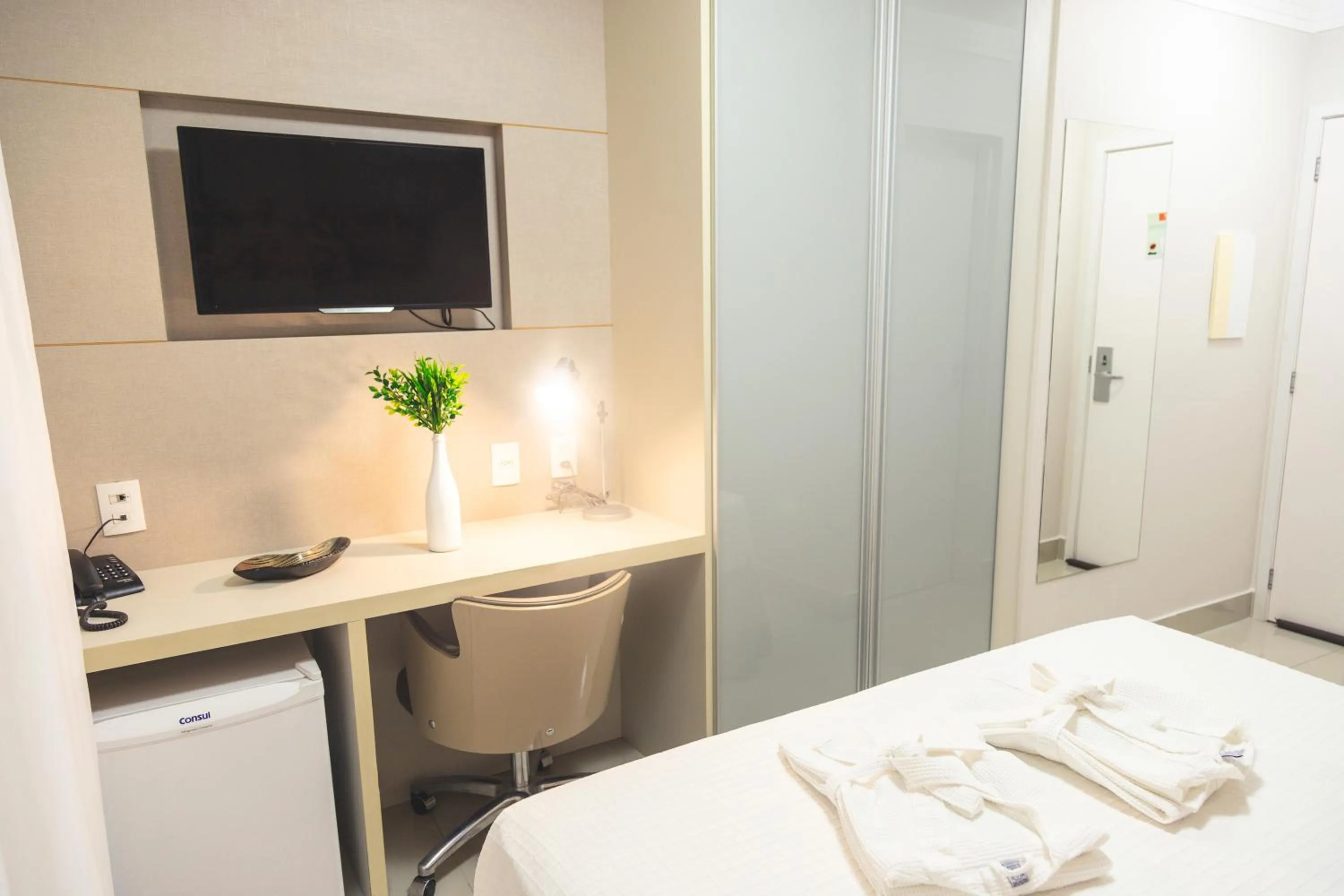 TV and multimedia, Bed in Lagoon Prime Hotel