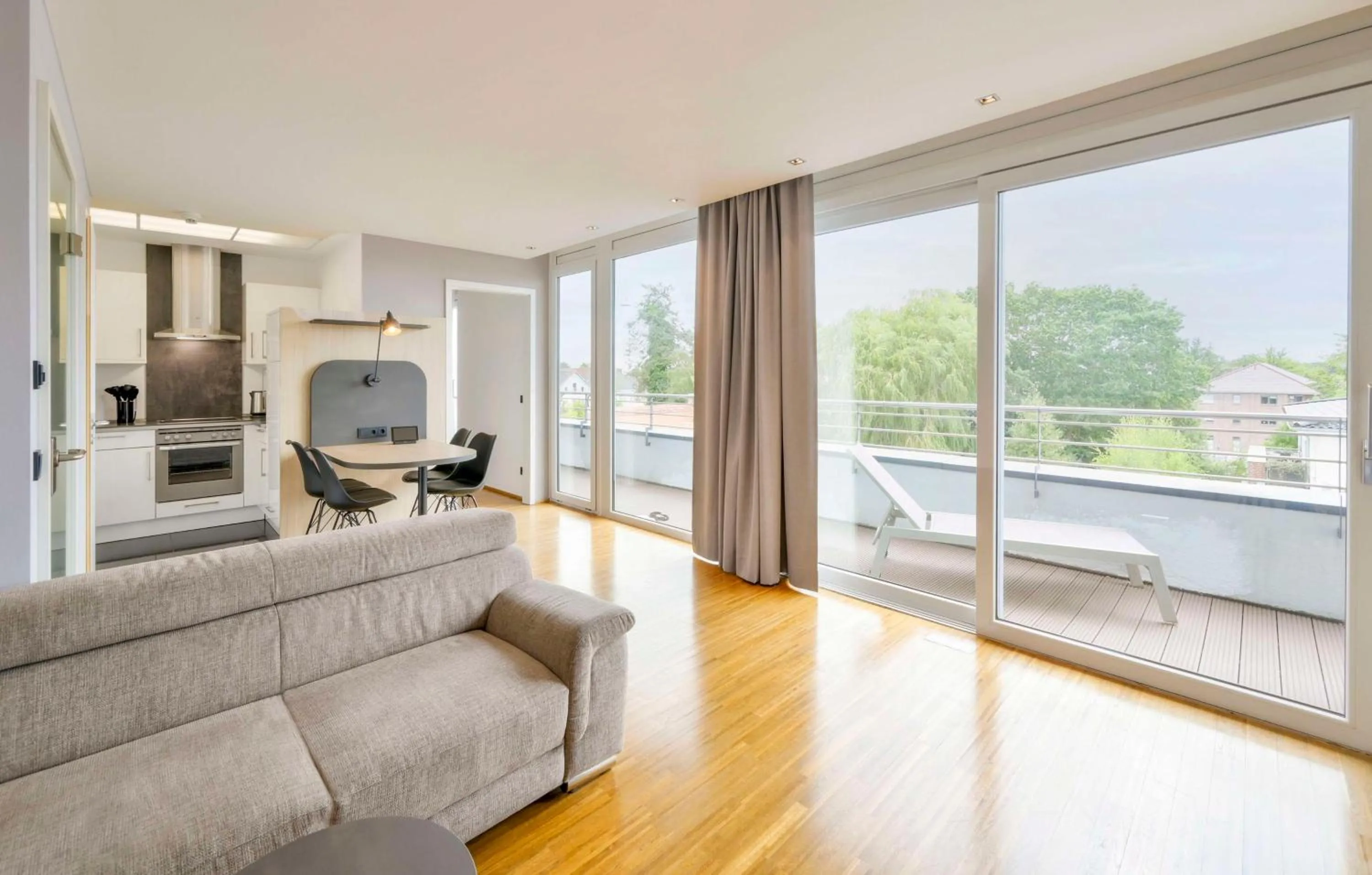 Three-Room Apartment with Double Bed and Balcony - single occupancy - Non-Smoking in Park Inn by Radisson Papenburg