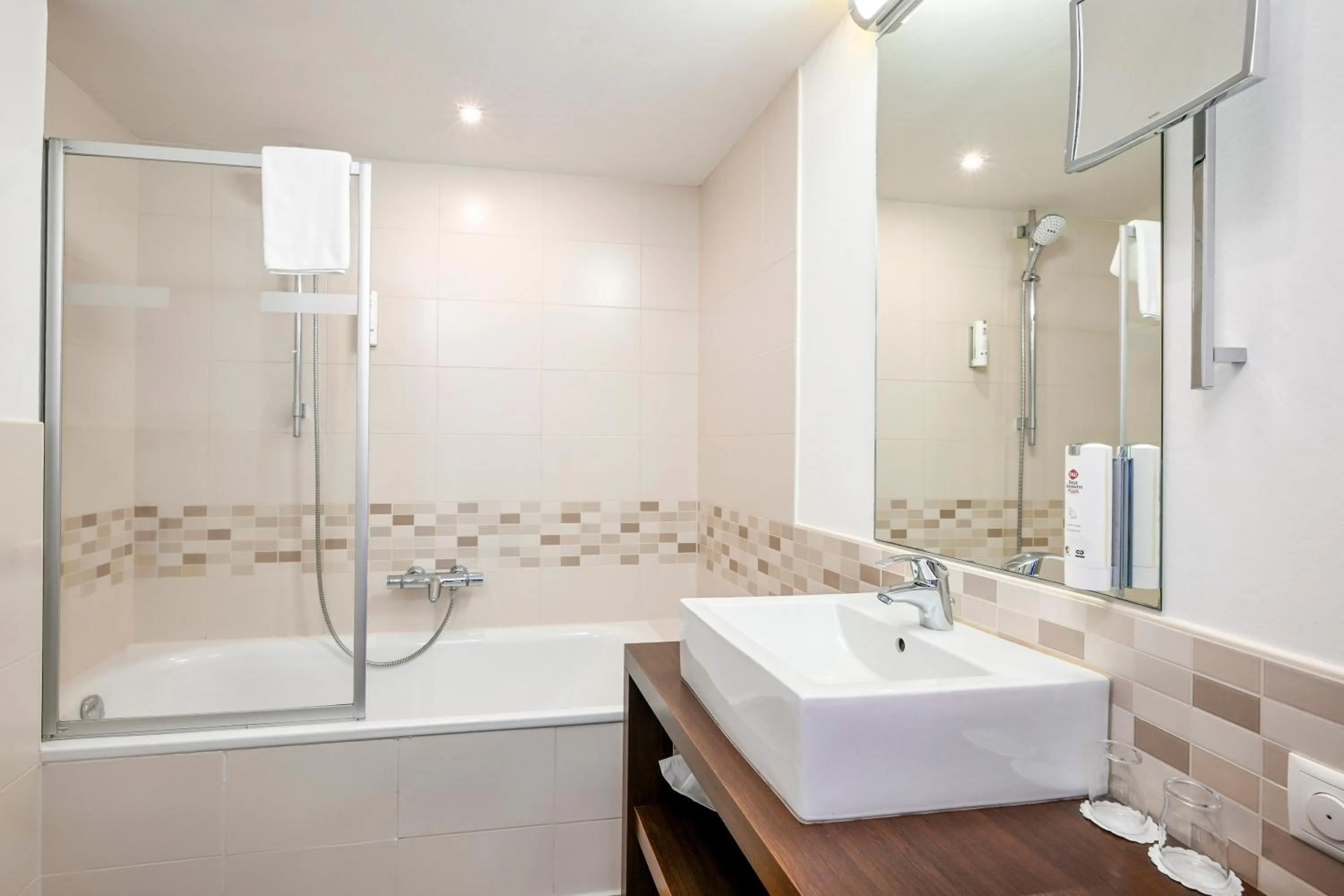 Bathroom in Best Western Plus Hotel Papenburg