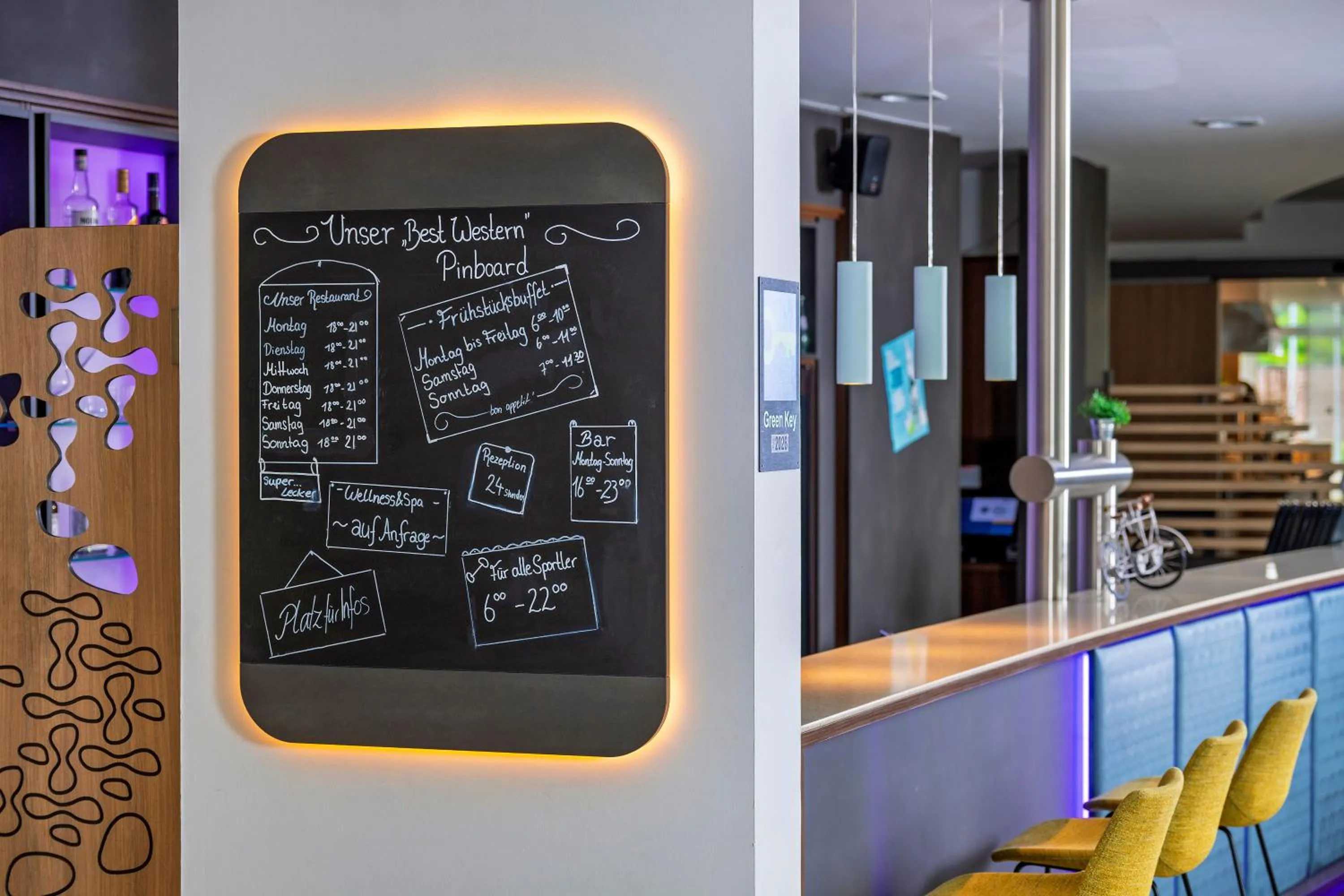 Lobby or reception in Best Western Plus Hotel Papenburg