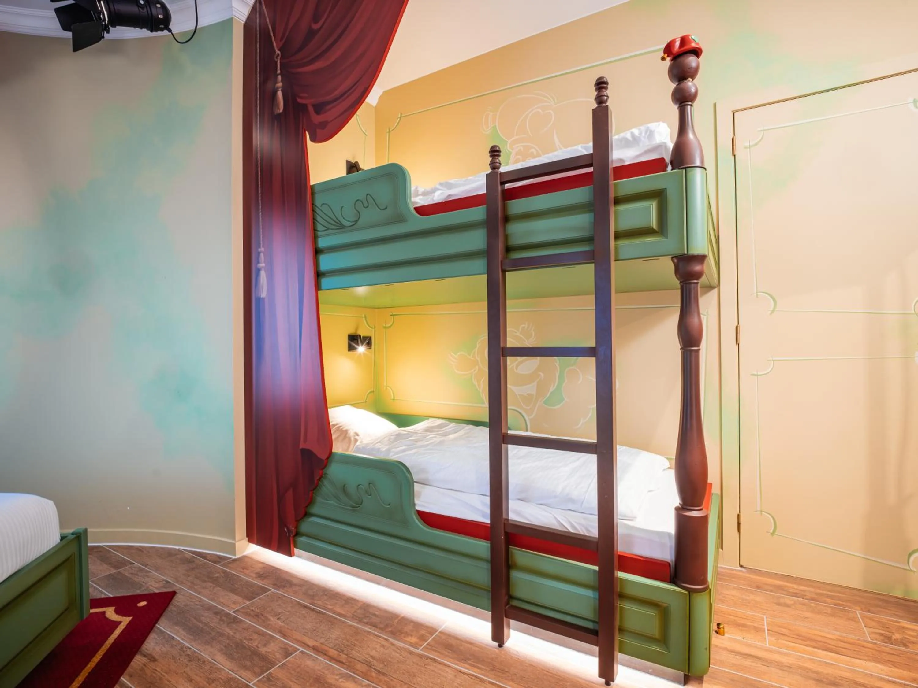 Bed in Plopsaland Theater Hotel