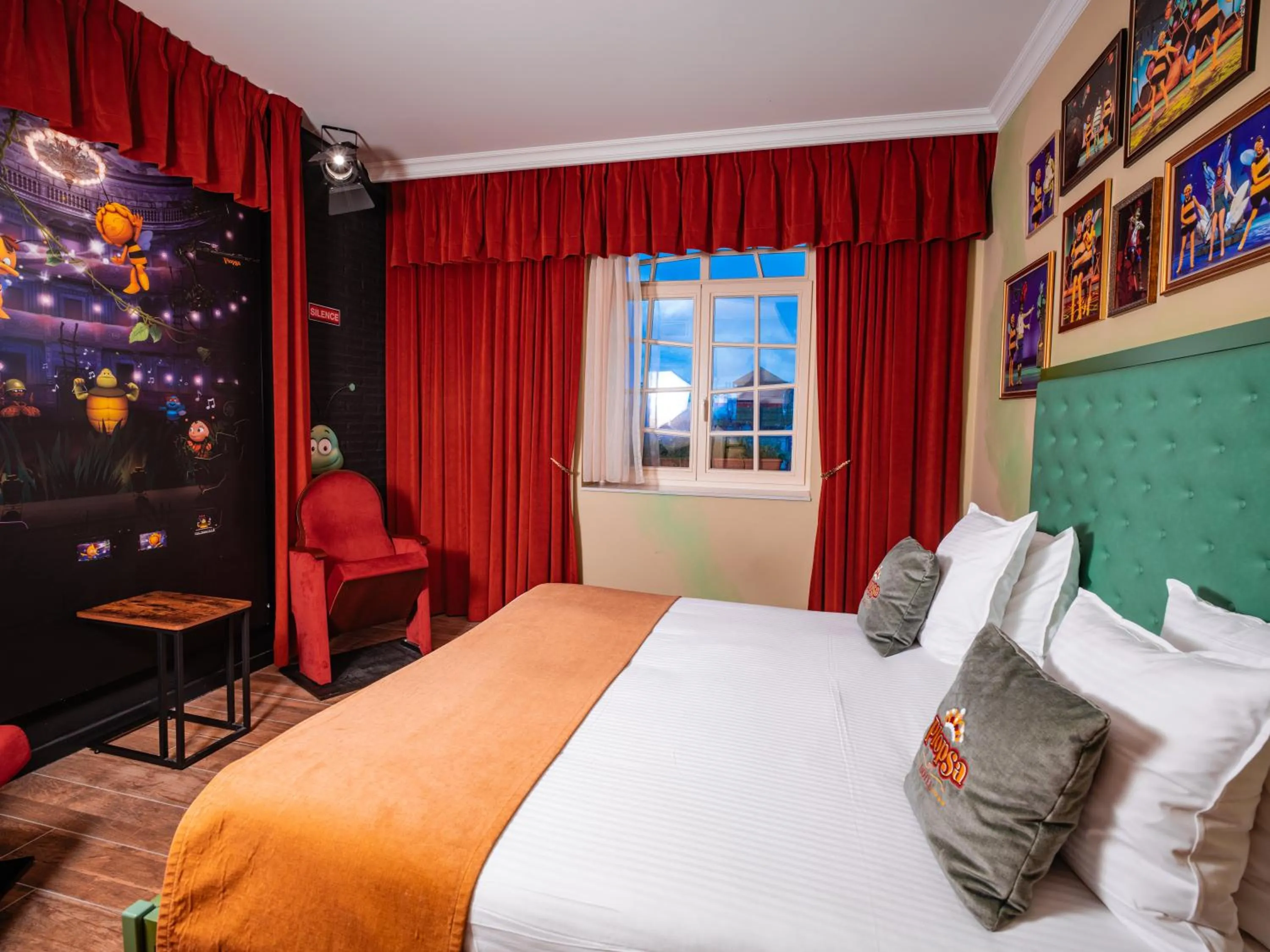 Bed in Plopsaland Theater Hotel