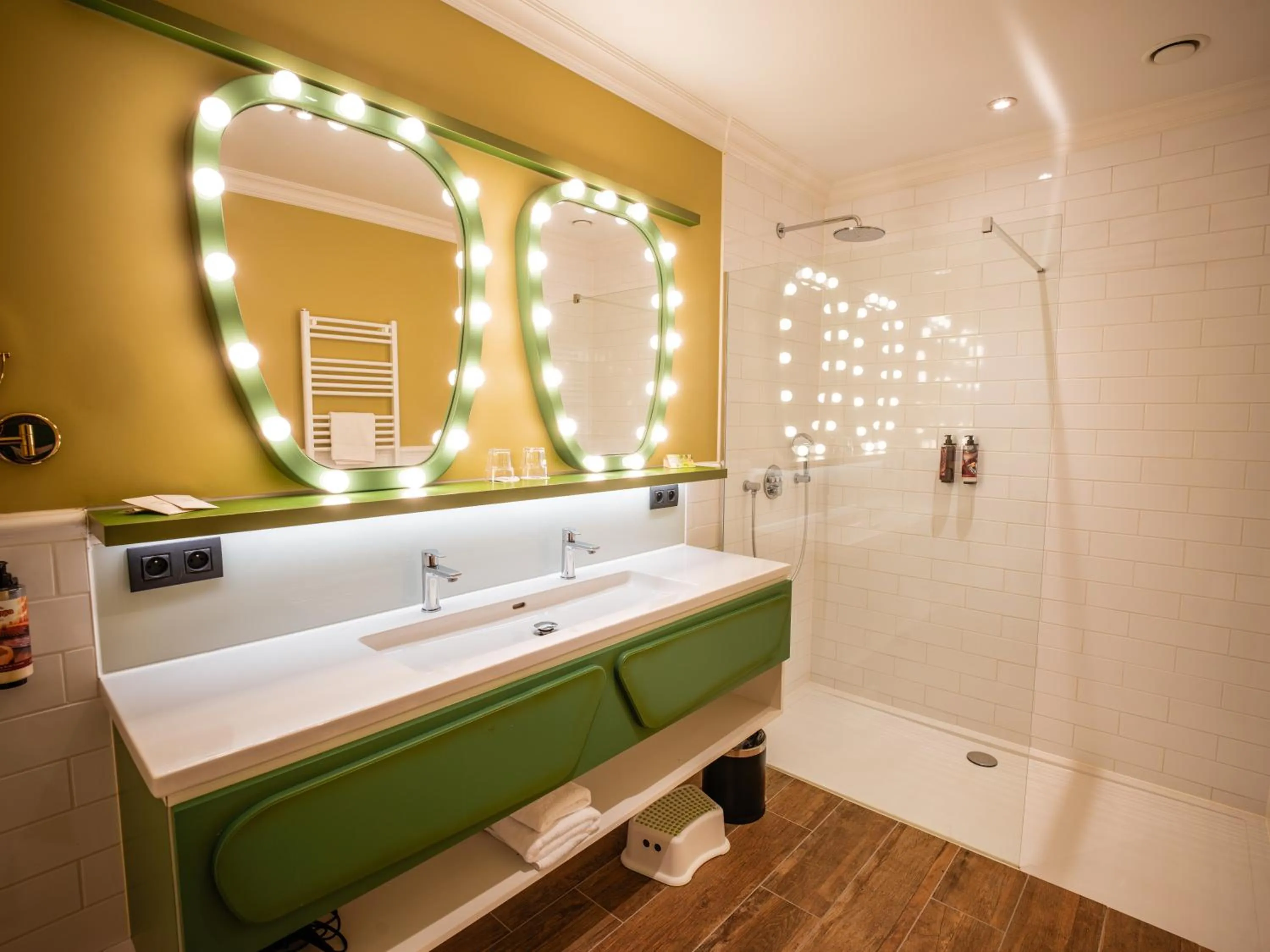 Shower in Plopsaland Theater Hotel