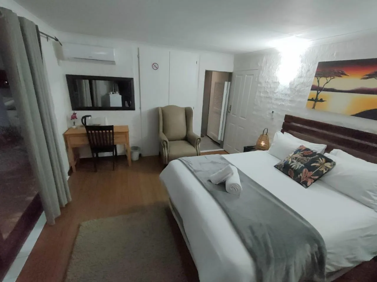Photo of the whole room, Bed in Libra Lodge & Spa - Randburg, Johannesburg