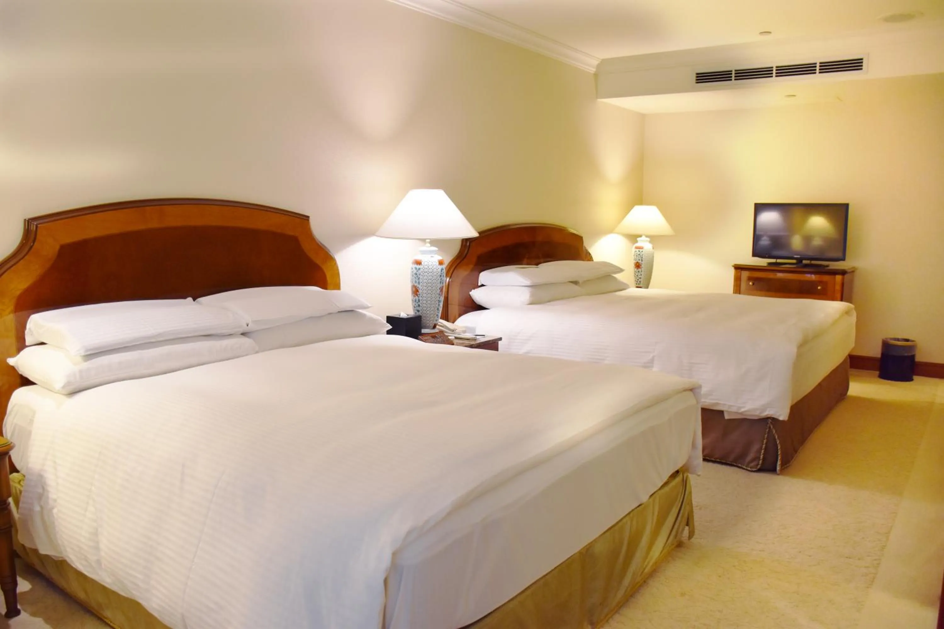 bunk bed, Bed in Evergreen Laurel Hotel Taipei