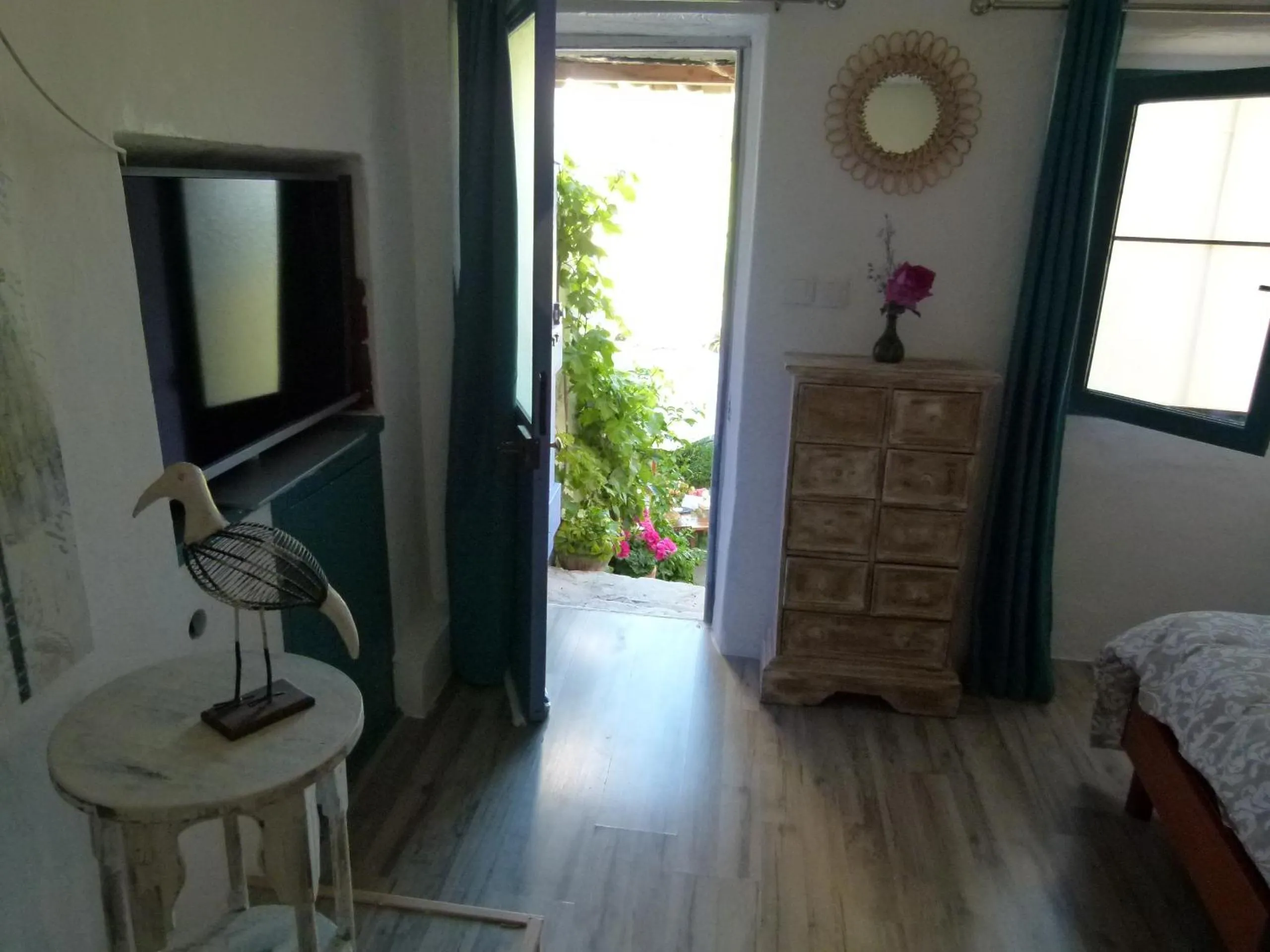 TV and multimedia in chambre campagnarde