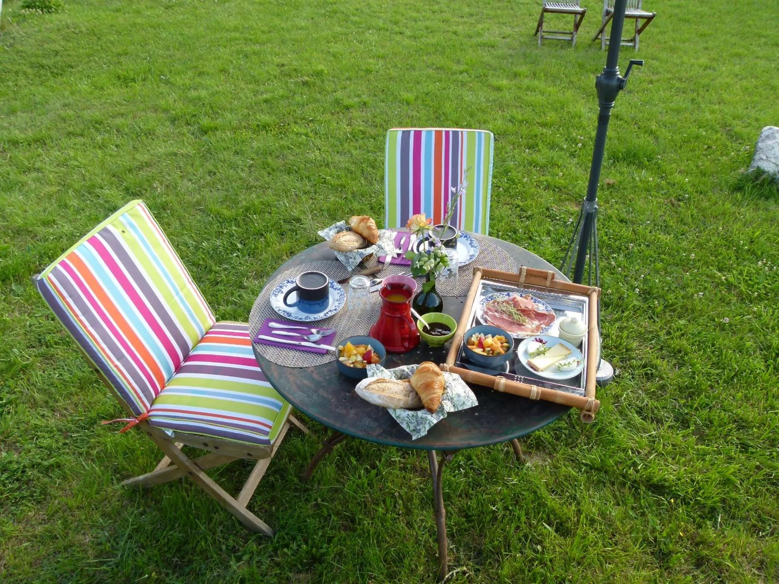 Continental breakfast in chambre campagnarde