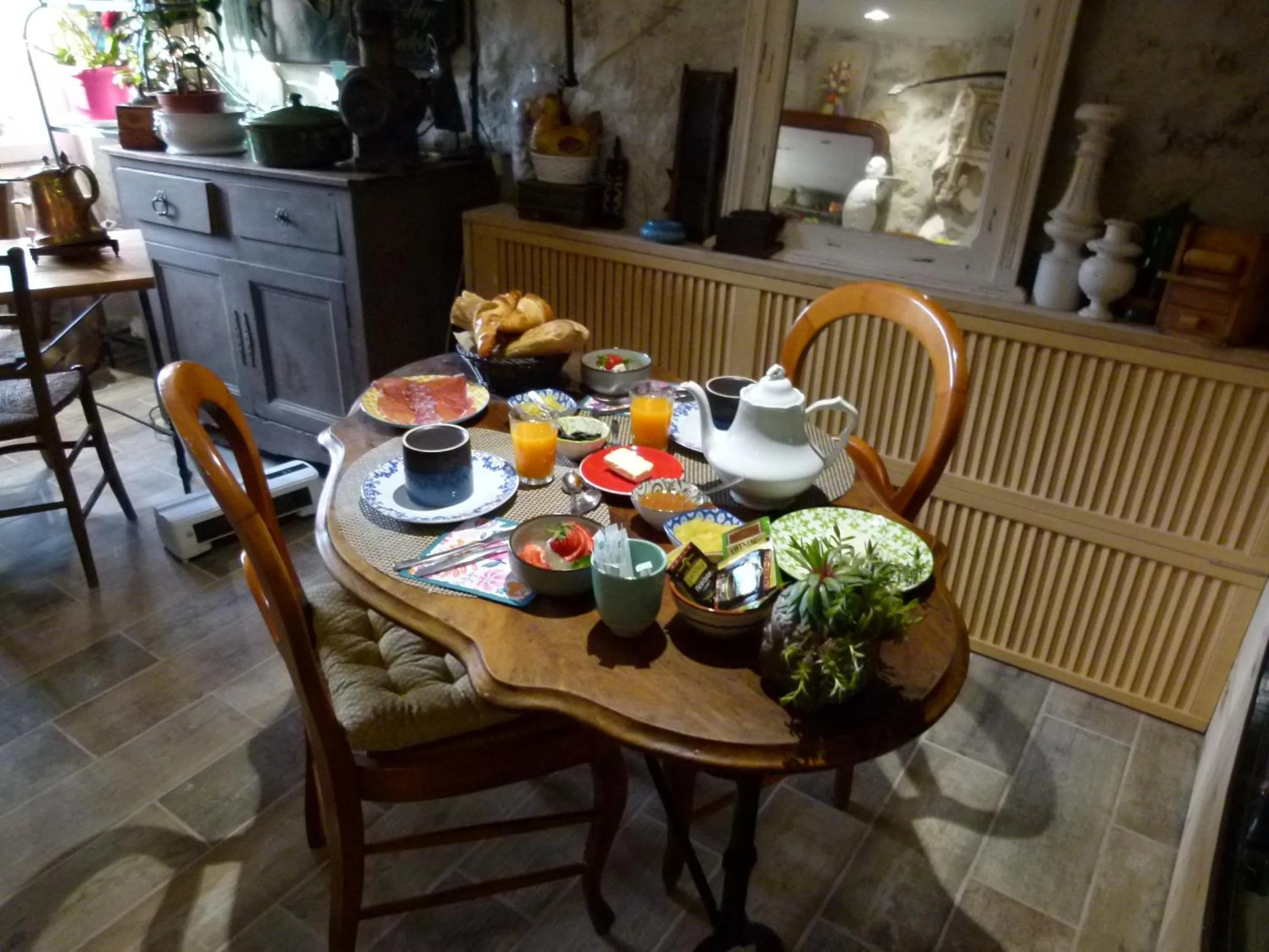 Breakfast in chambre campagnarde