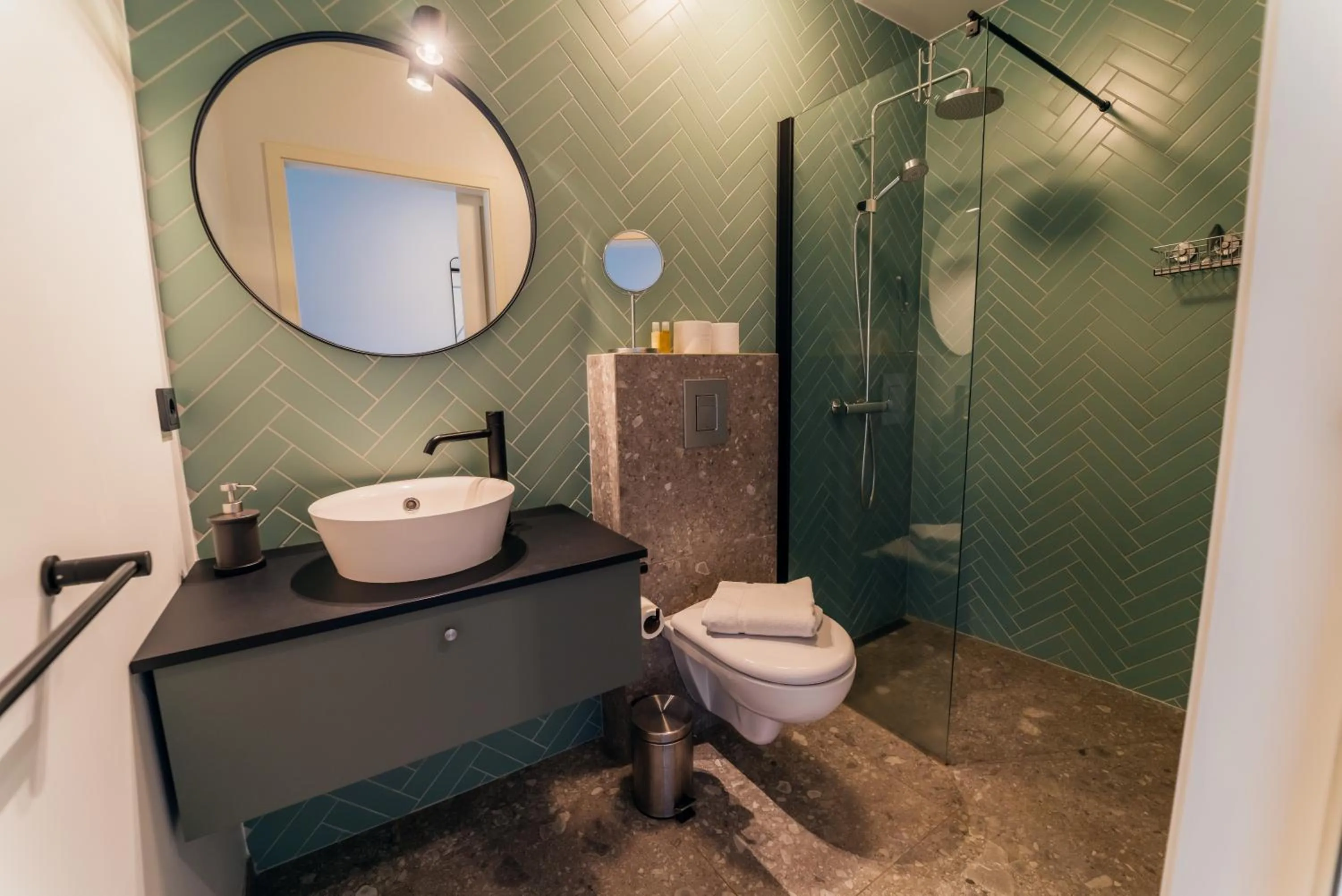 Shower in Farmhouse Lodge