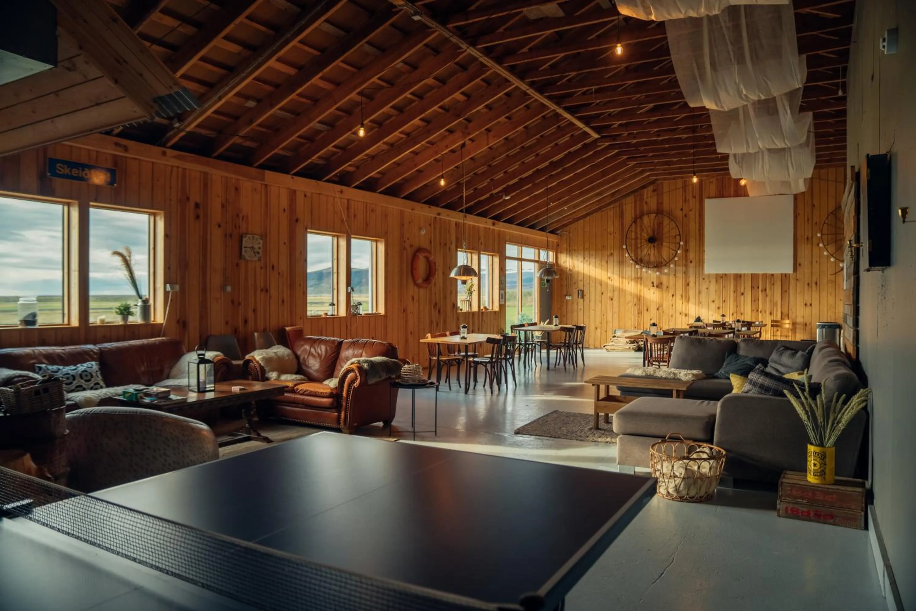 Communal lounge/ TV room in Farmhouse Lodge
