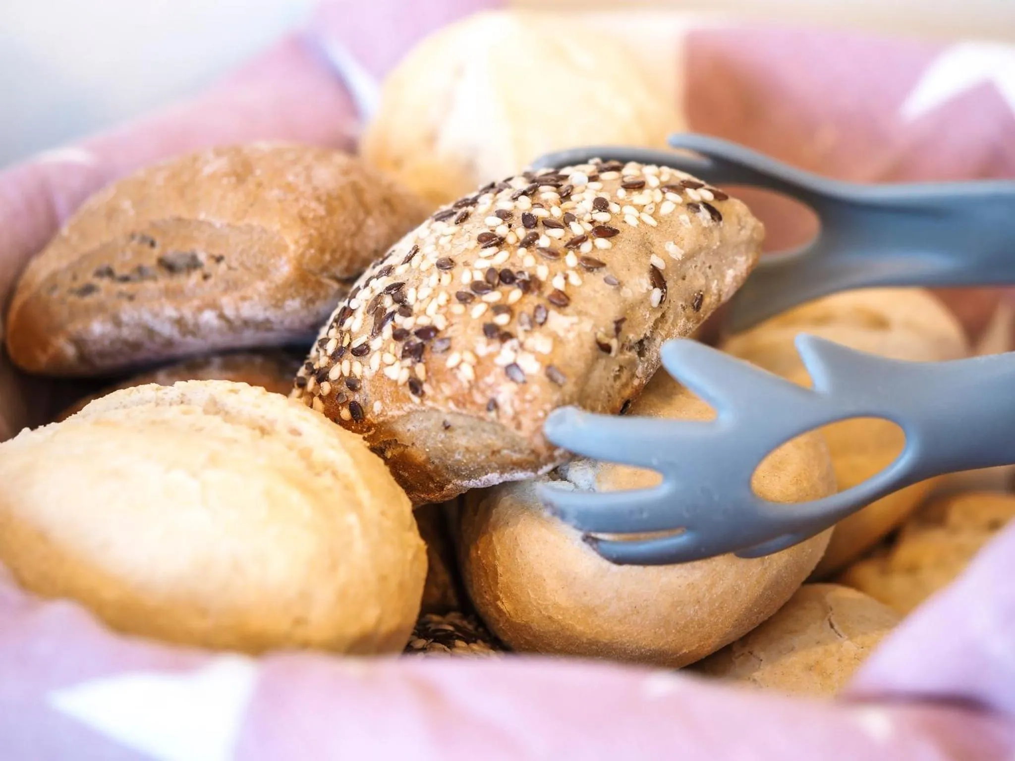 Buffet breakfast in Farmhouse Lodge