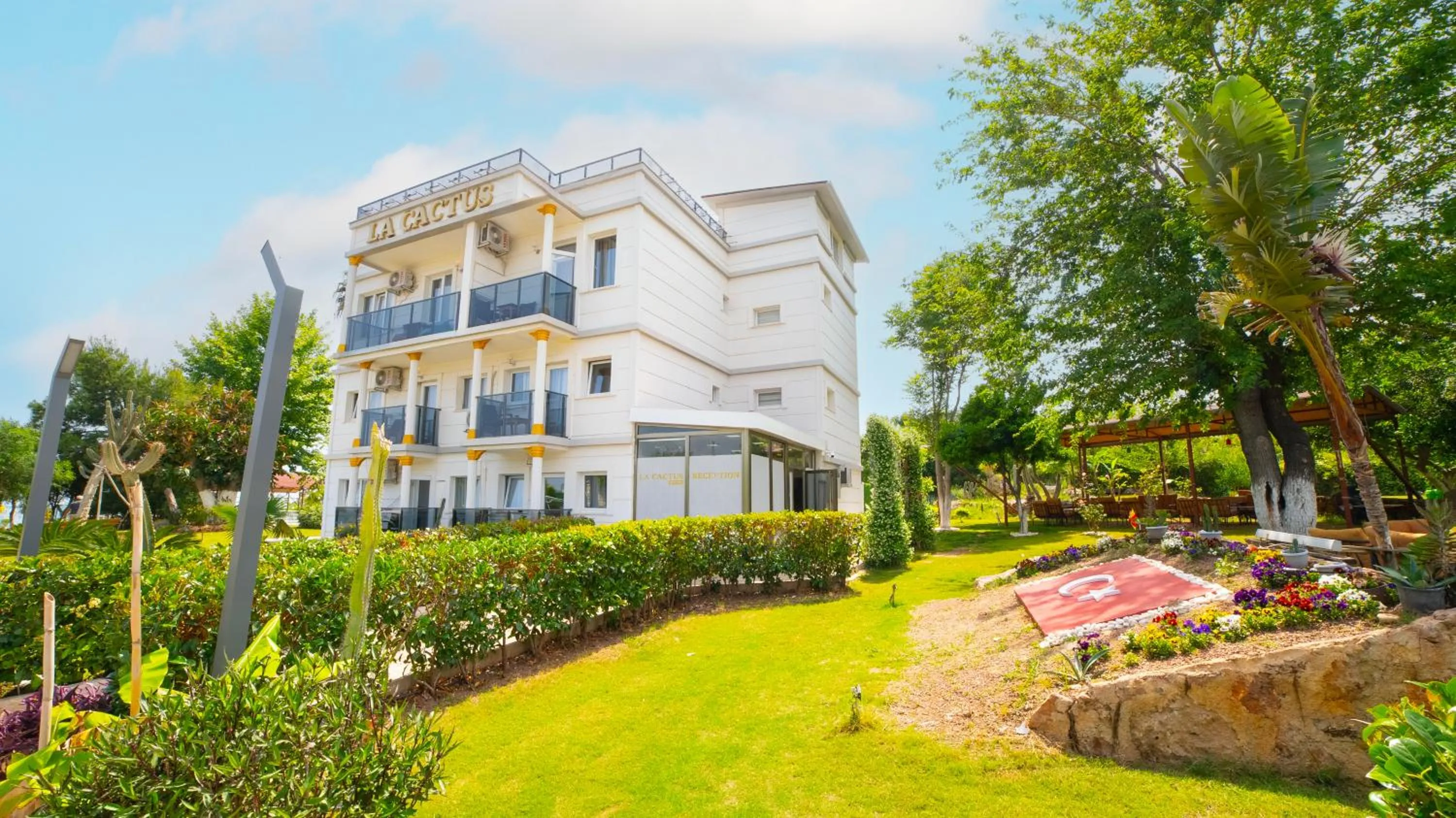 Property building in La Cactus Boutique Hotel